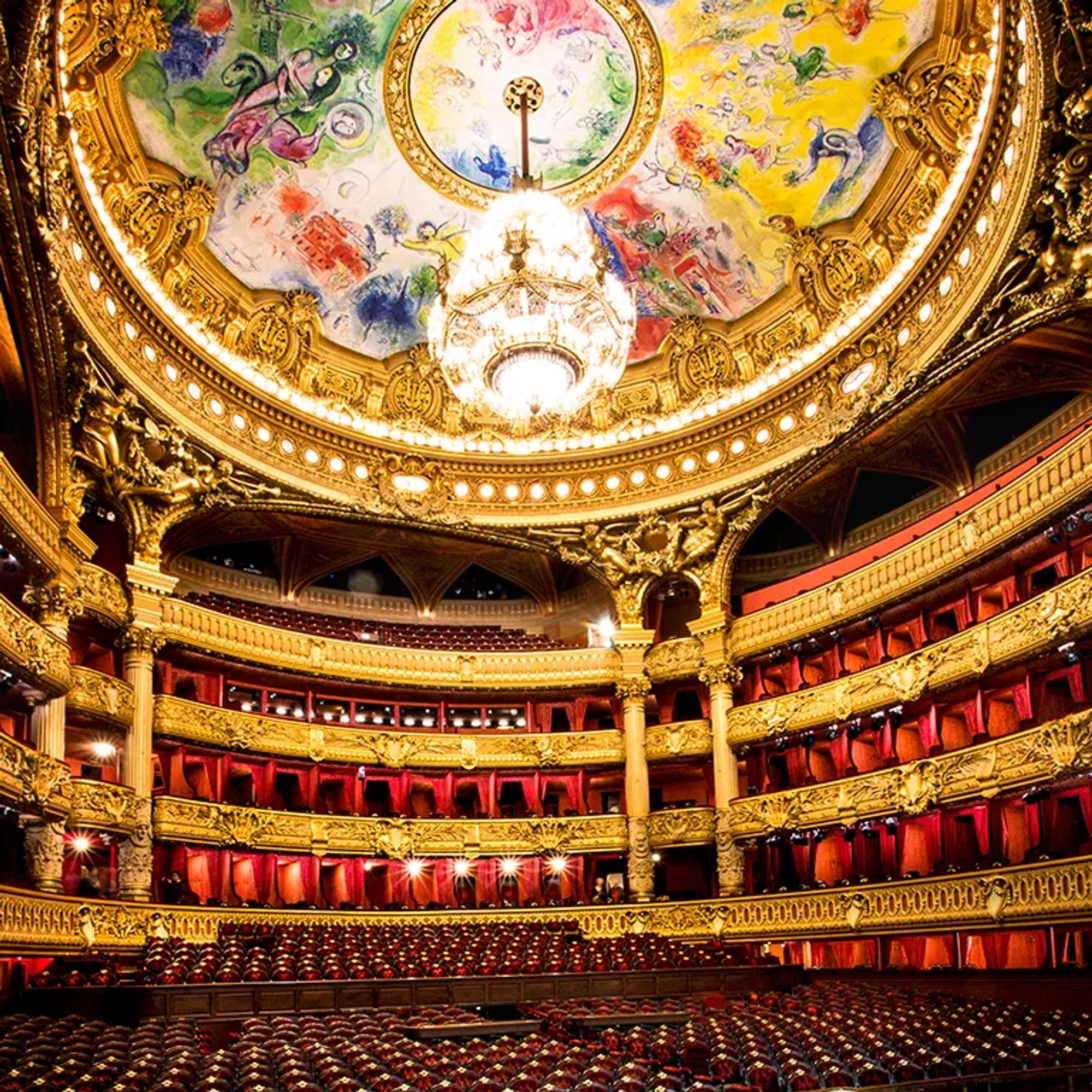 opera_garnier_avec_la_fresque_du_plafond_Chagall.jpg