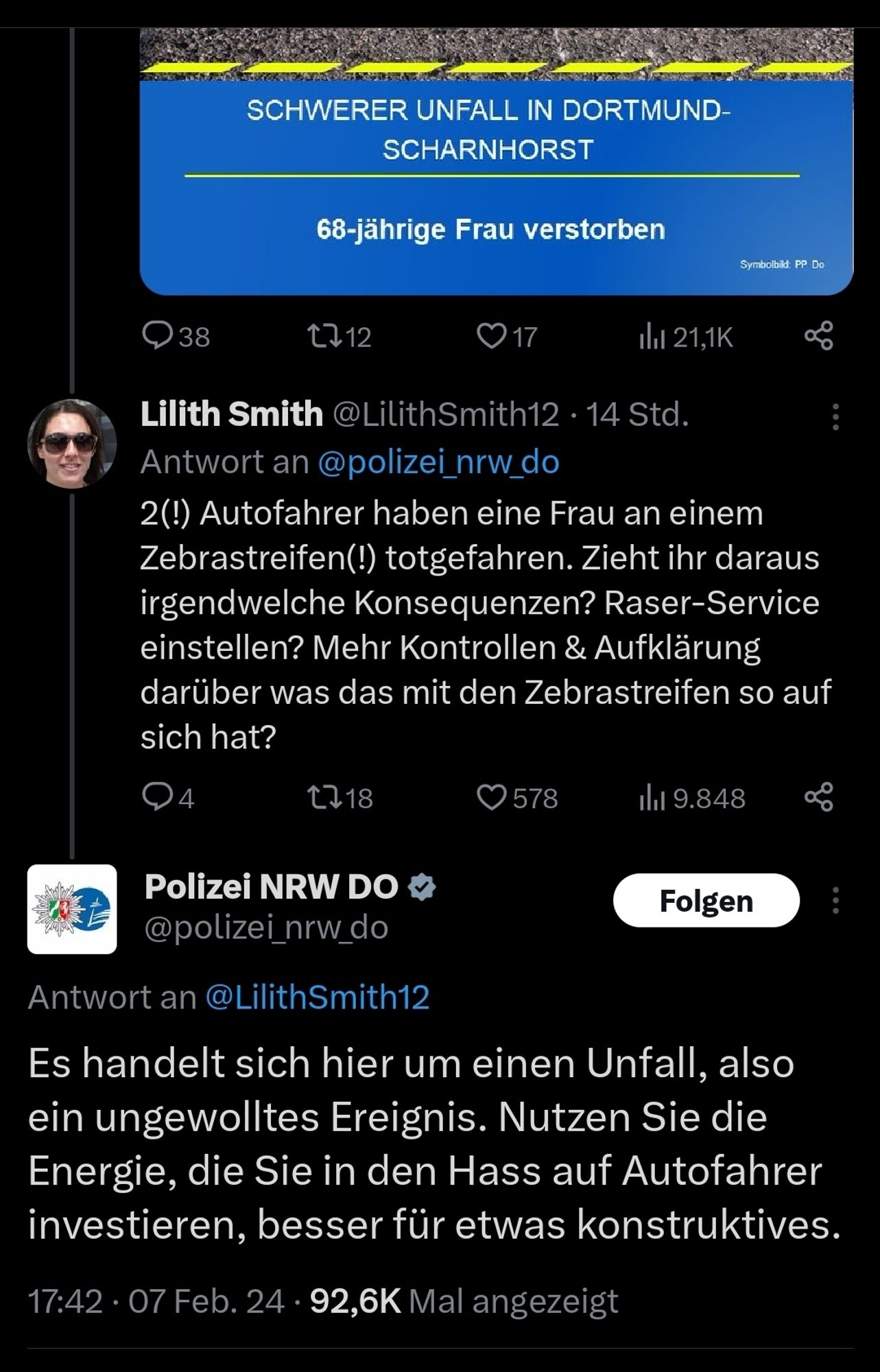 Lilith auf X

2(!) Autofahrer haben eine Frau an einem Zebrastreifen(!) totgefahren. Zieht ihr daraus irgendwelche Konsequenzen? Raser-Service einstellen? Mehr Kontrollen & Aufklärung darüber was das mit den Zebrastreifen so auf sich hat?