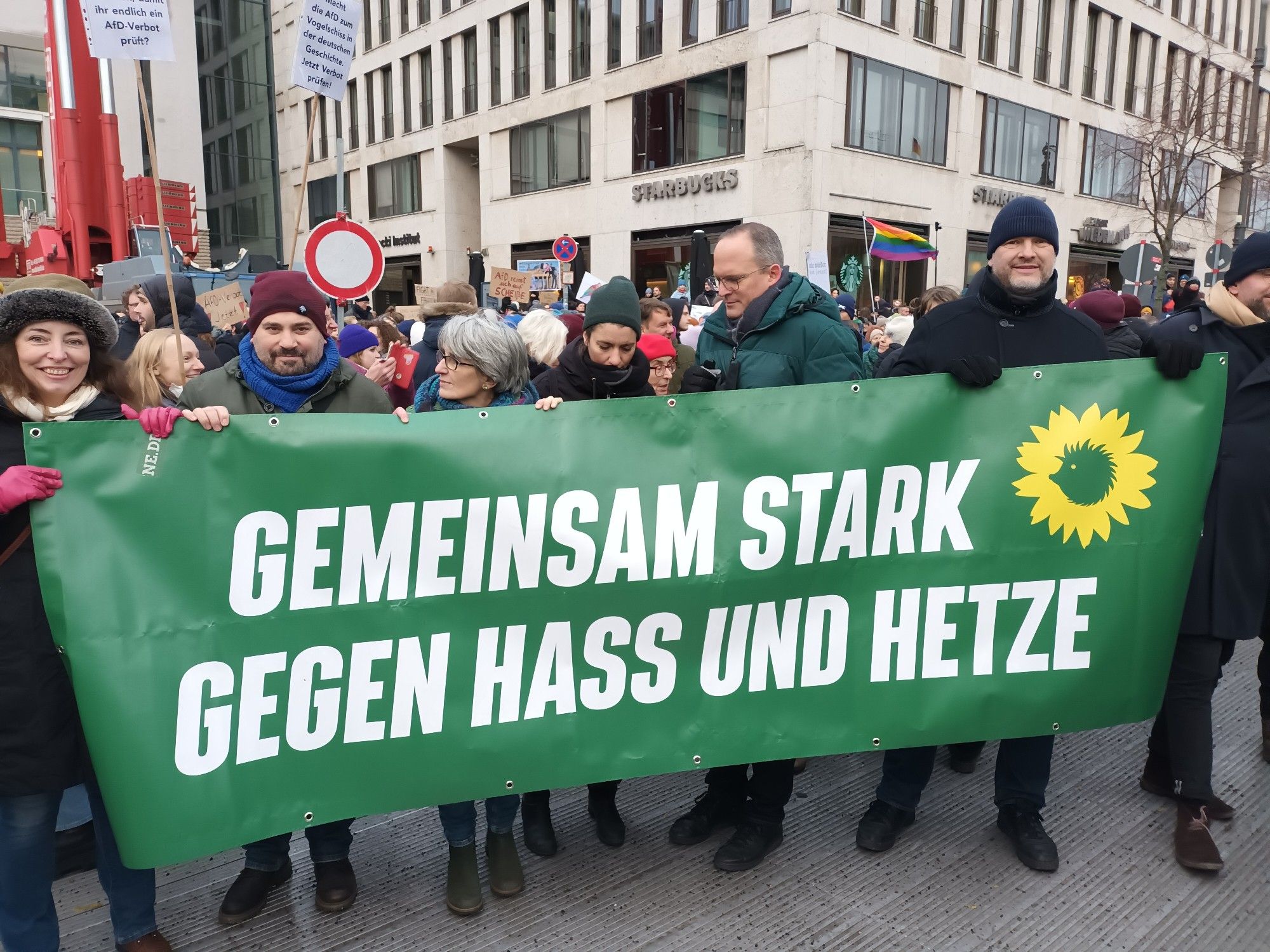 Demonstrieren gegen Hass und Hetze