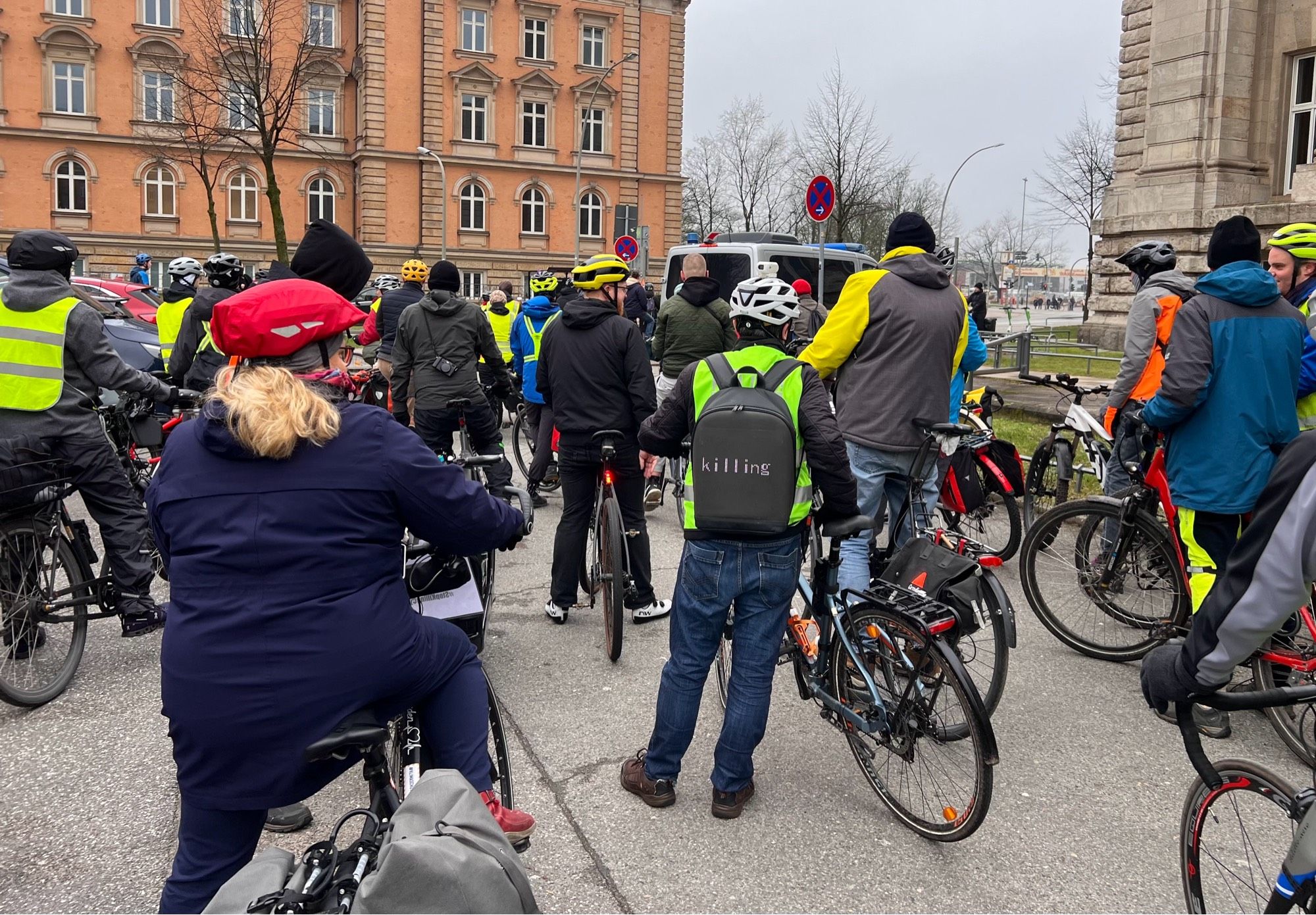 Teilnehmende der Natenom Fahrrad-Demo in Hamburg