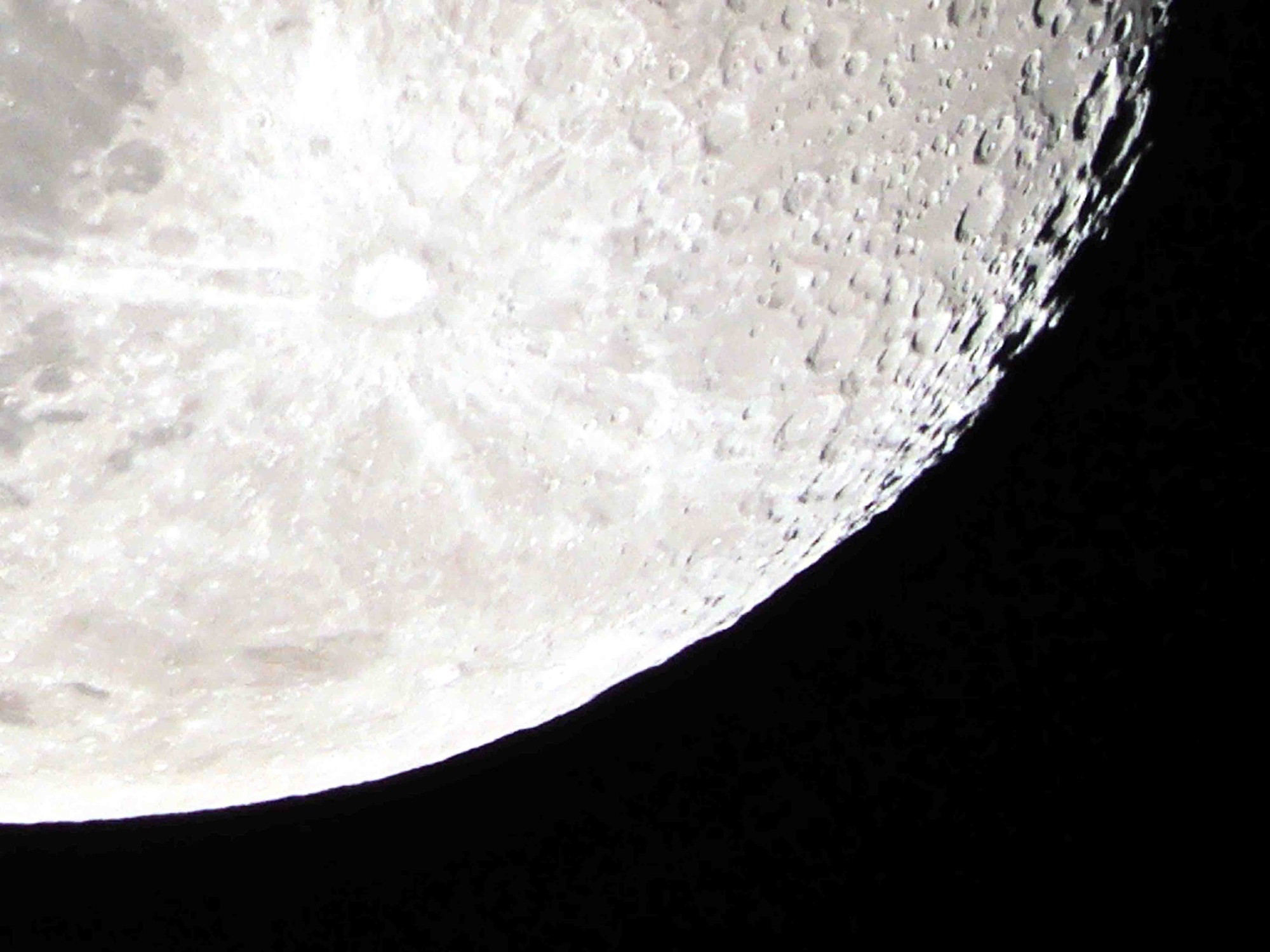 Detail of the bottom/right of the waning gibbous moon. The craters are not as clearly defined as in the waxing crescent phase. 