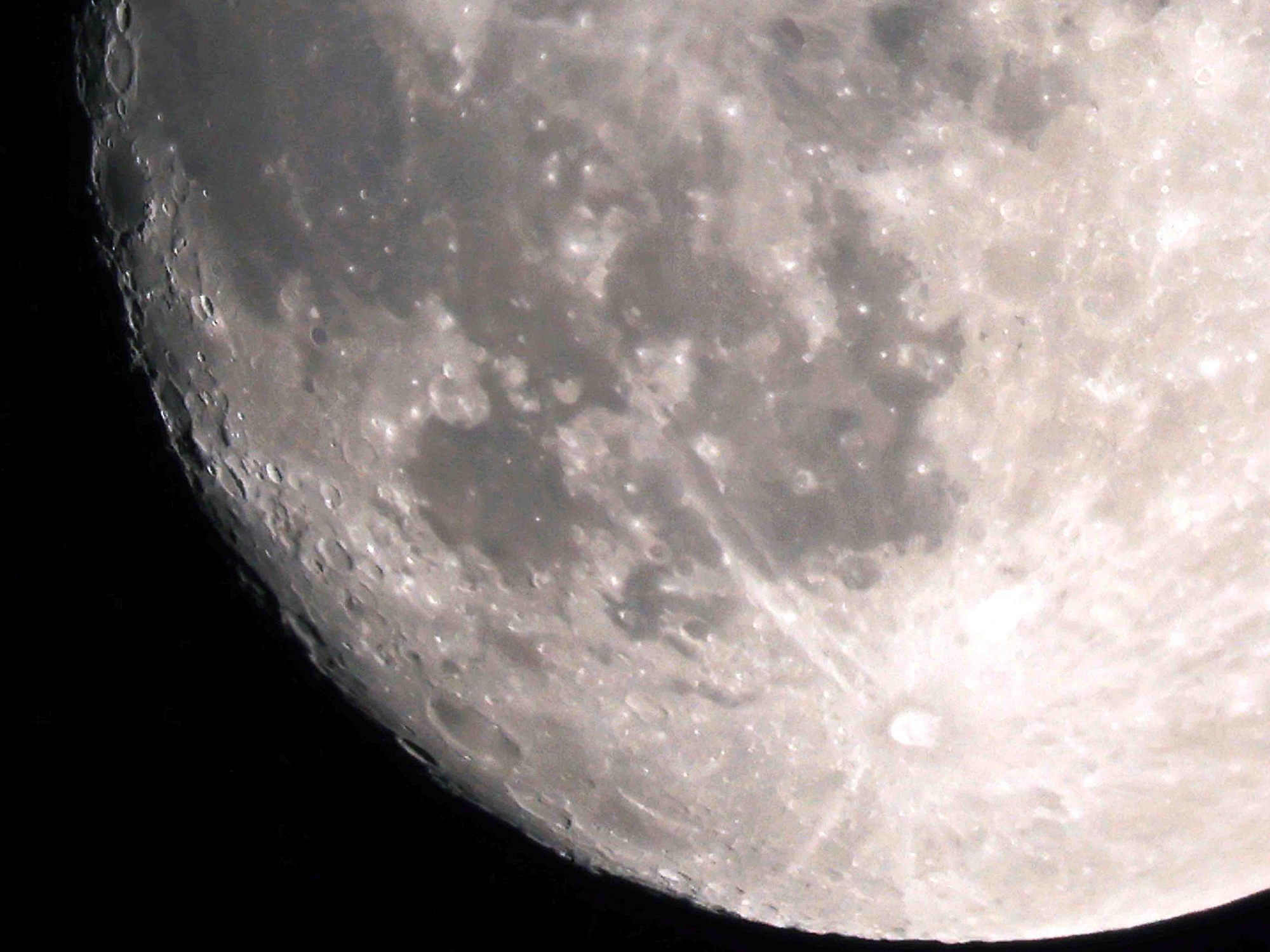 Detail of the bottom/right of the waxing moon, craters are only clearly defined by the shadow line. As per usual, there are more on this side.