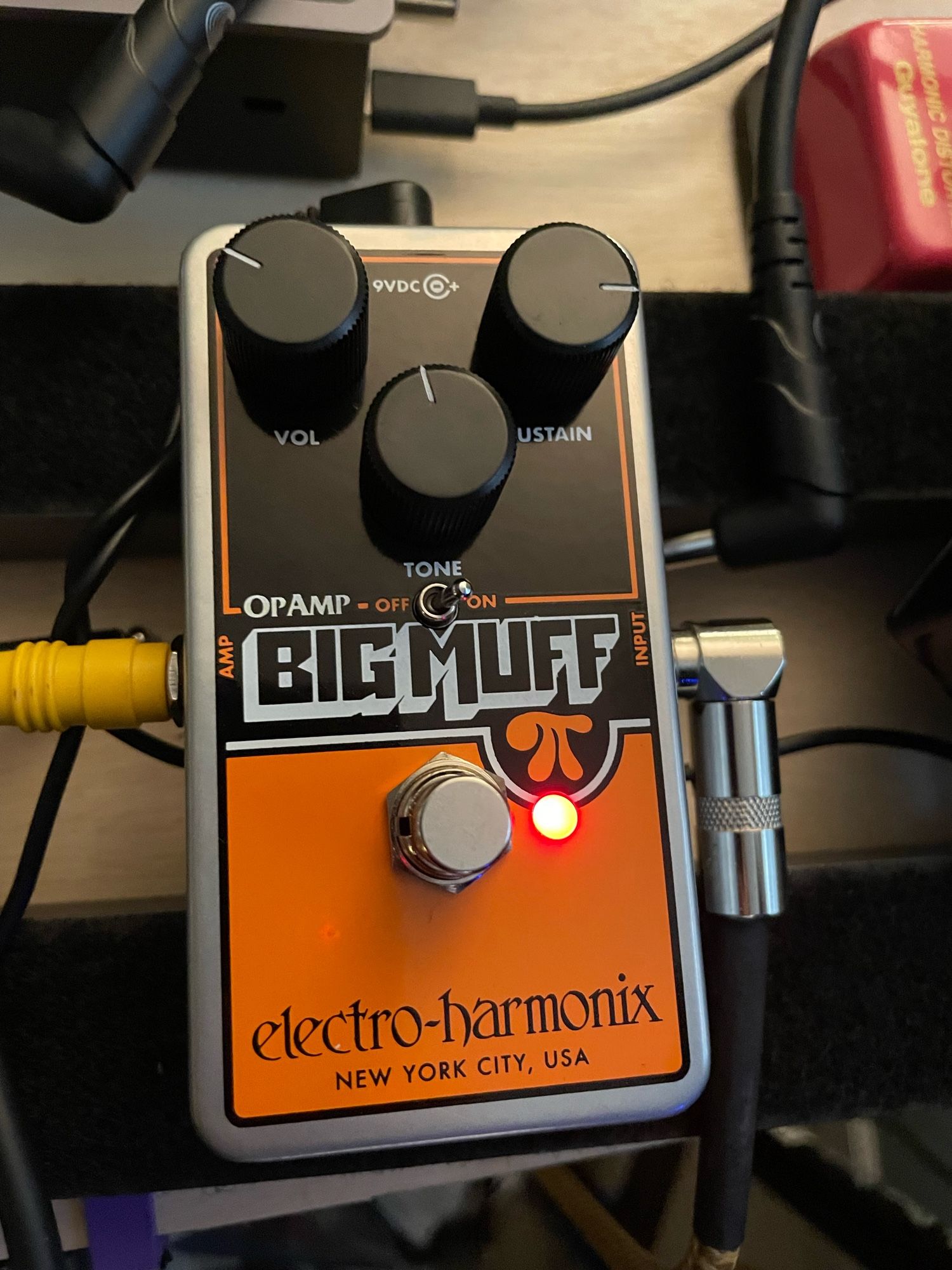 a eletro-harmonix big muff opamp guitar pedal