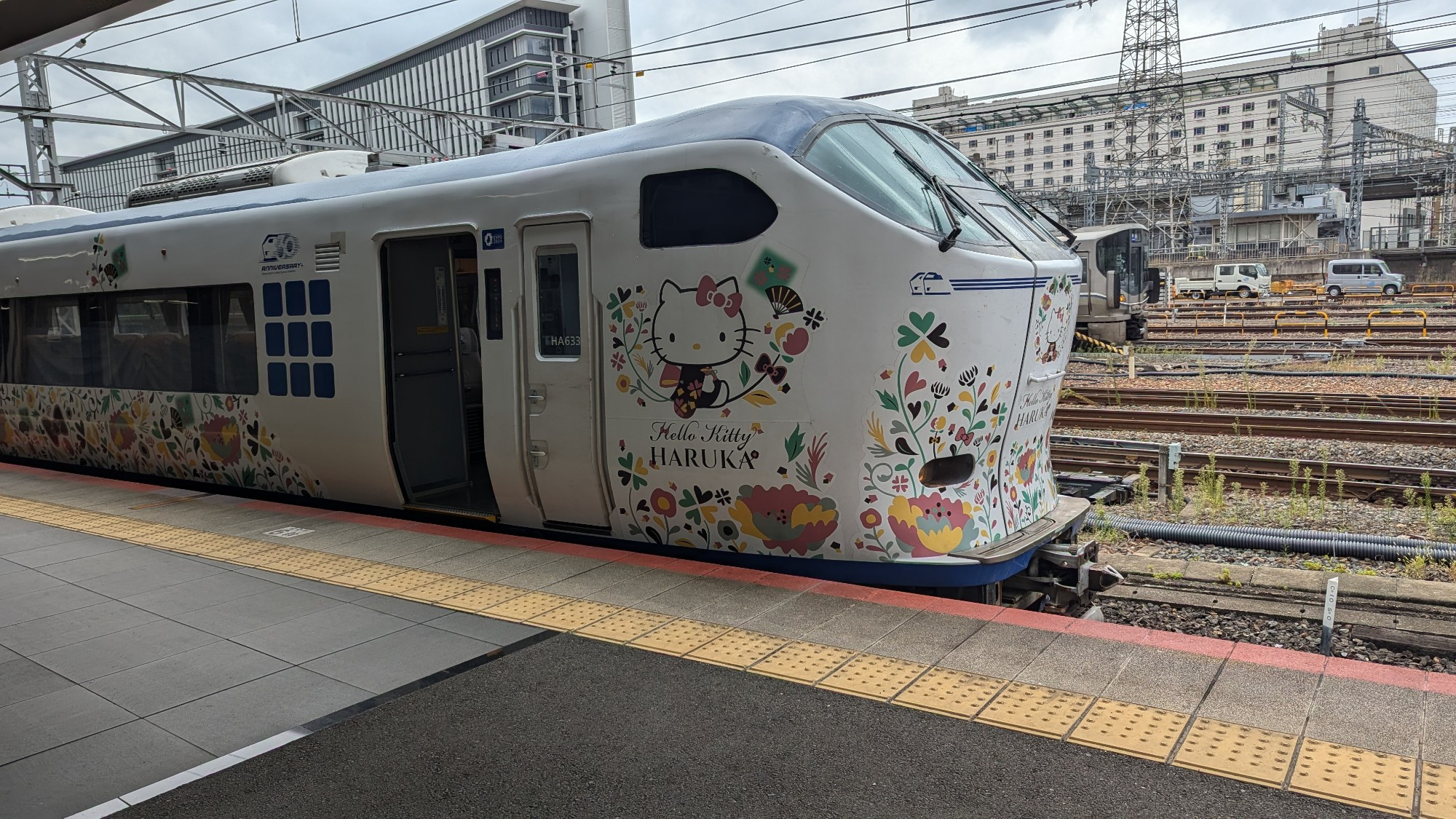 A hello kitty train engine! 