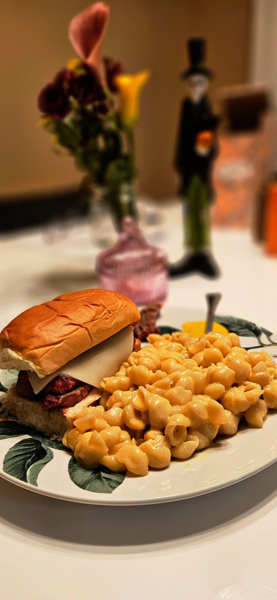 Steak sandwhich and macaroni and cheese