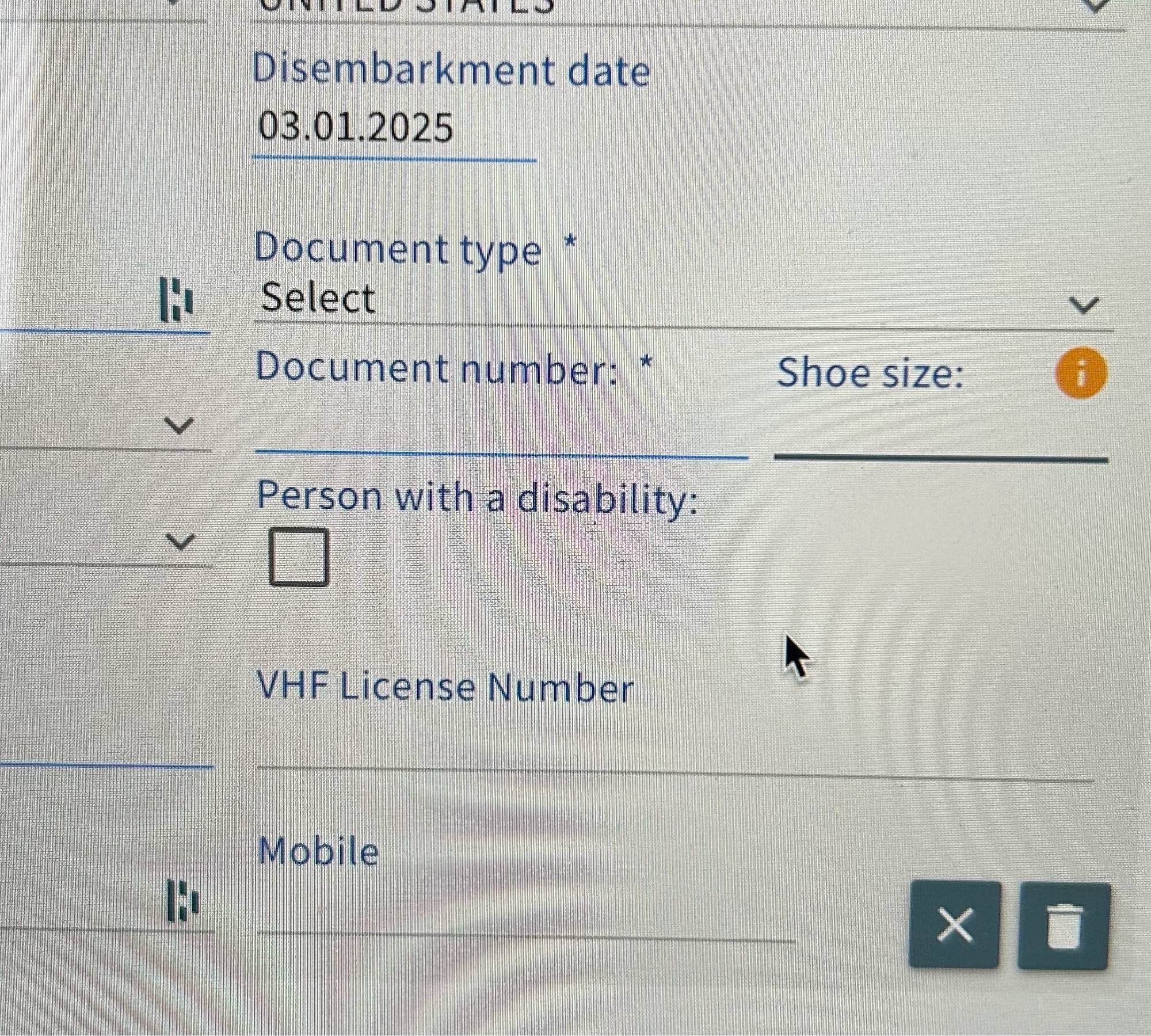 Blank online form with fields for Document type, Document number, VHF license number, Mobile number, and show size.