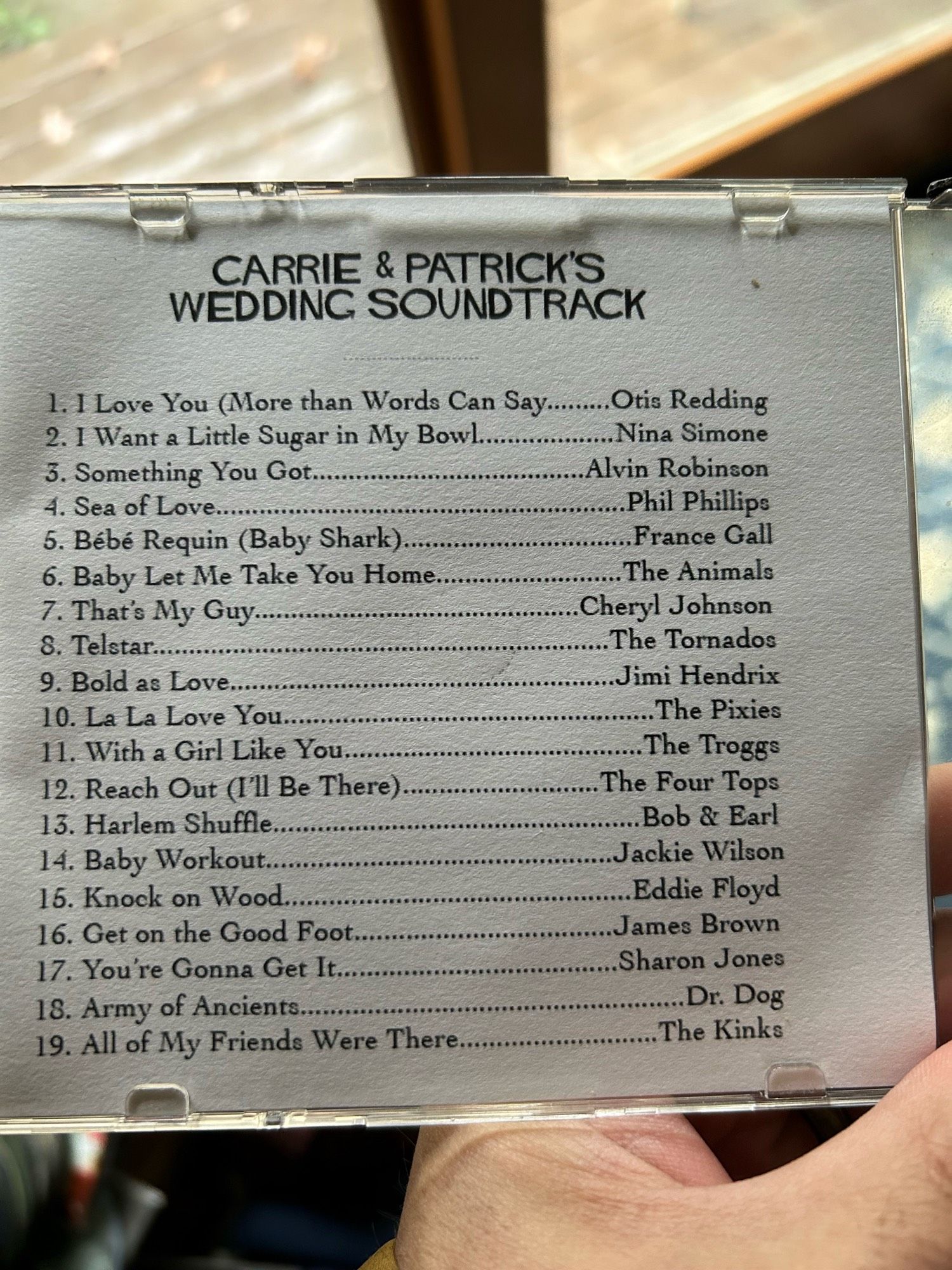 The tracklist of Carrie and Patrick’s wedding soundtrack includes songs from Otis Redding, Nina Simone, Alvin Robinson, France Gall, The Animals, Jimi Hendrix, Bob & Earle, and more.