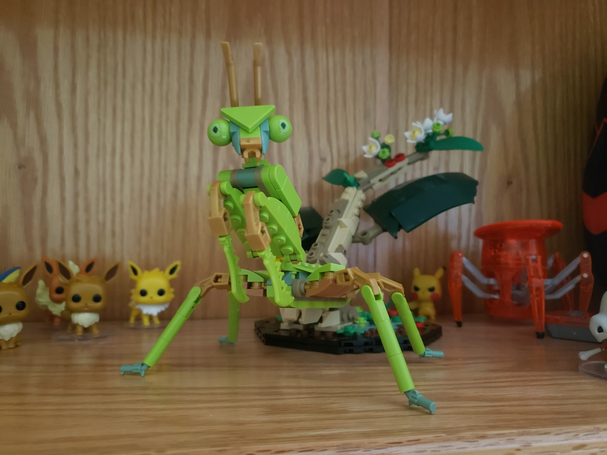 Green lego praying mantis