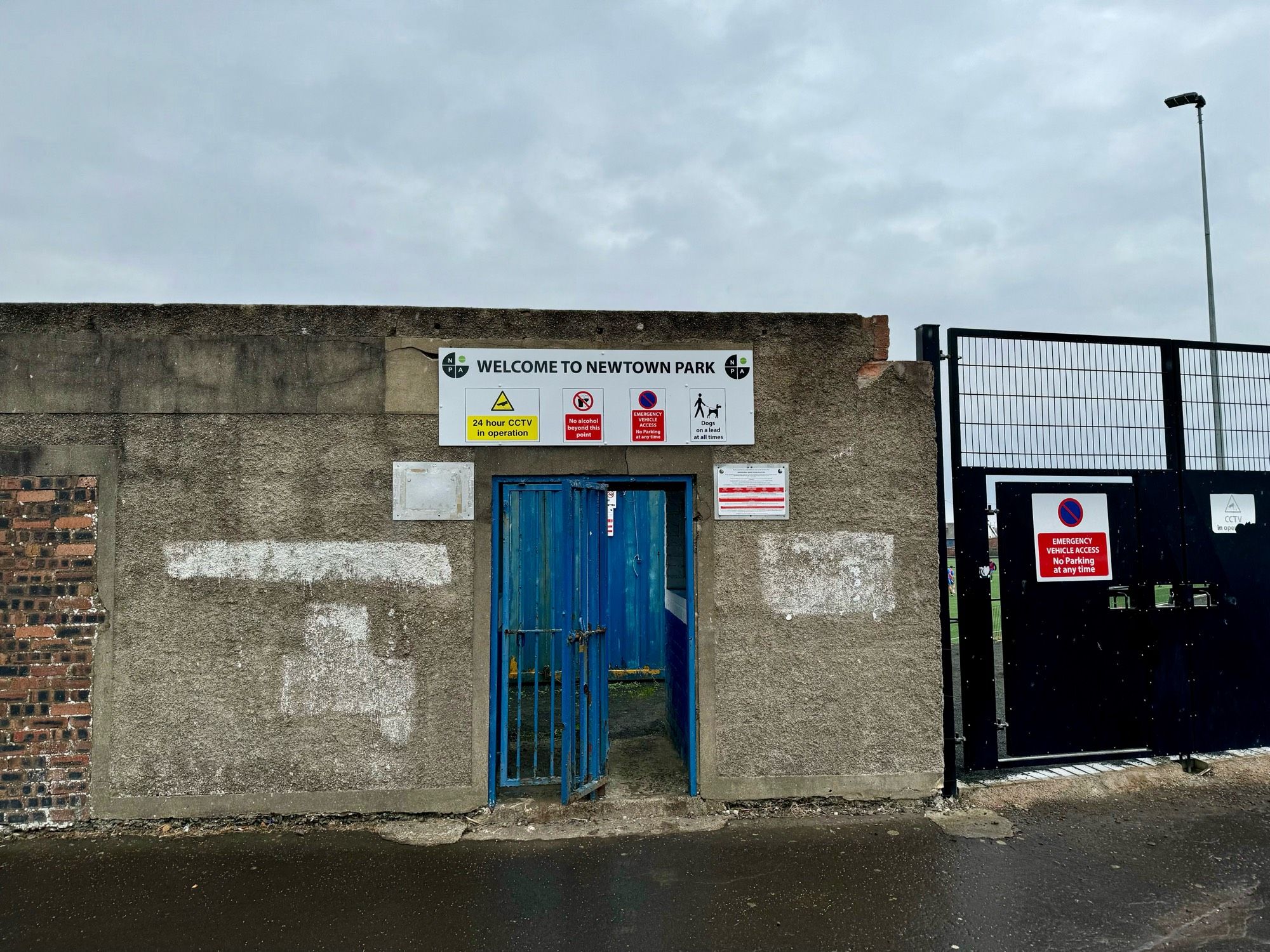 The entrance to Newtown Park.