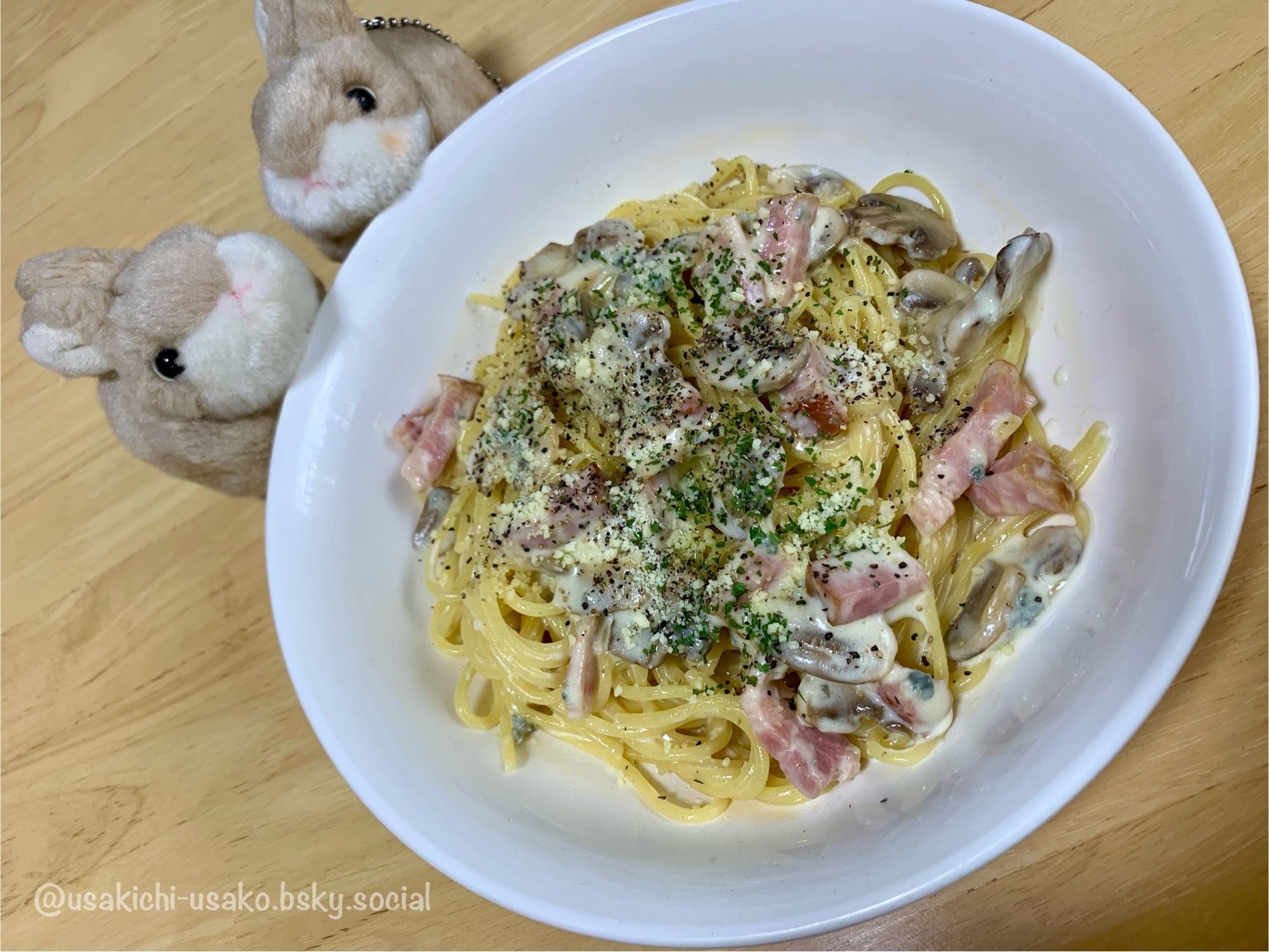 旅するぬいぐるみうさぎ、うさきちとうさこ。
ブルーチーズパスタは大人の味…。