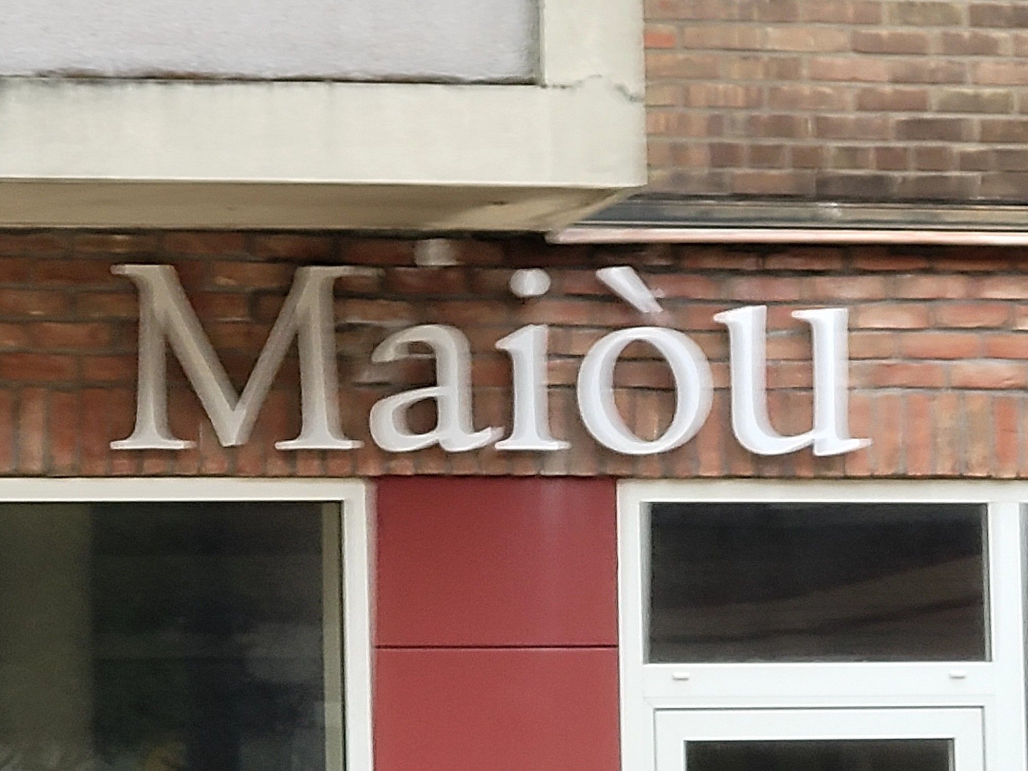 Enseigne "Maiòu"