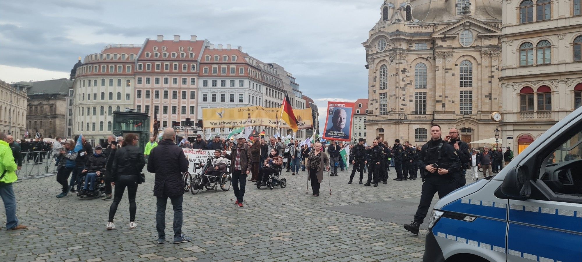 Menschen in Reihe