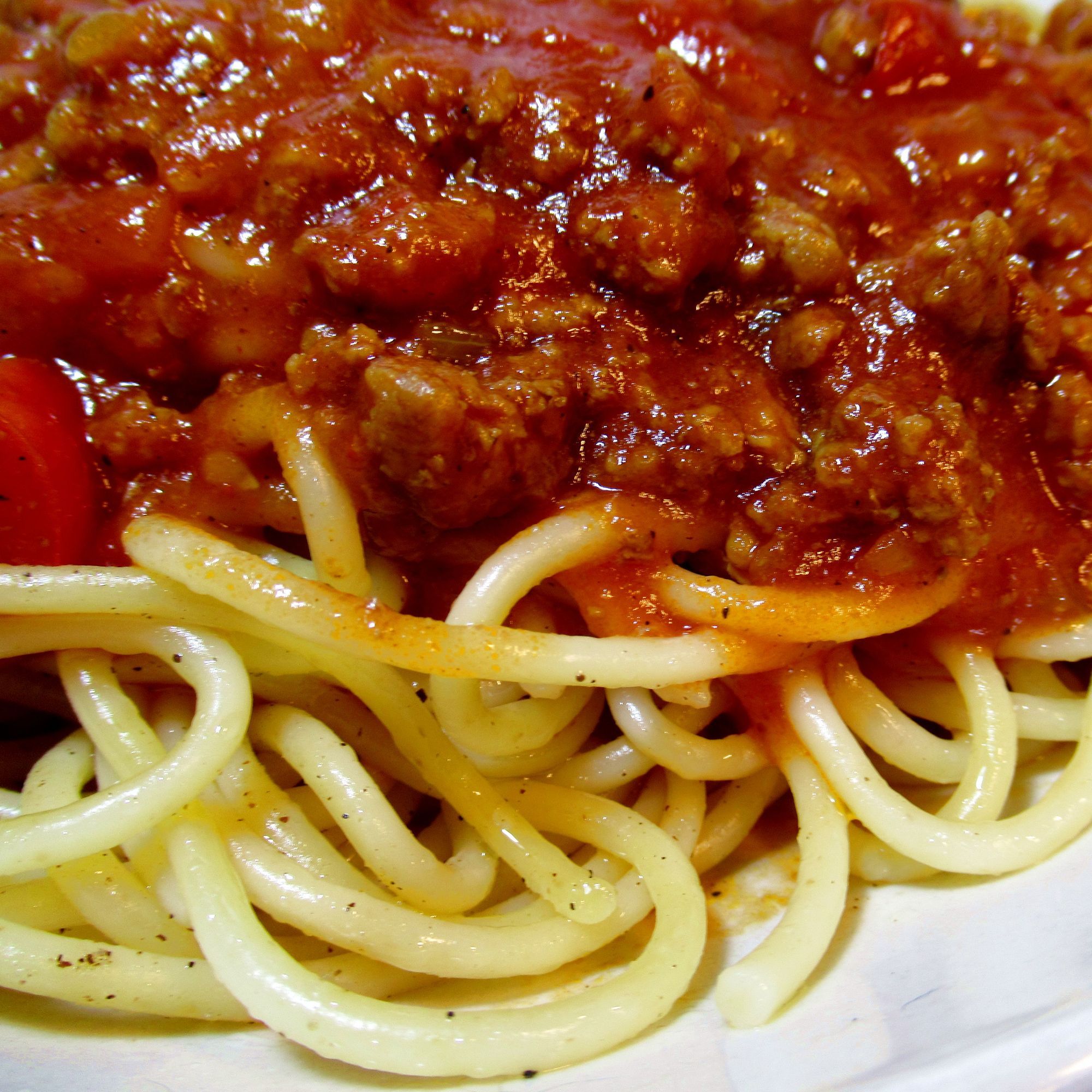 Spaghetti mit eine Sauce nach bologneser Art - Nahaufnahme