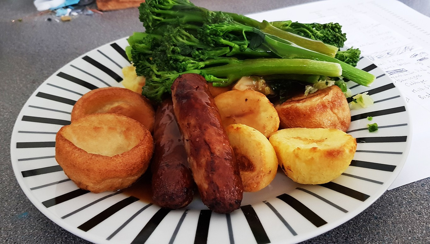 Roast dinner using microwave and Air Fryer.