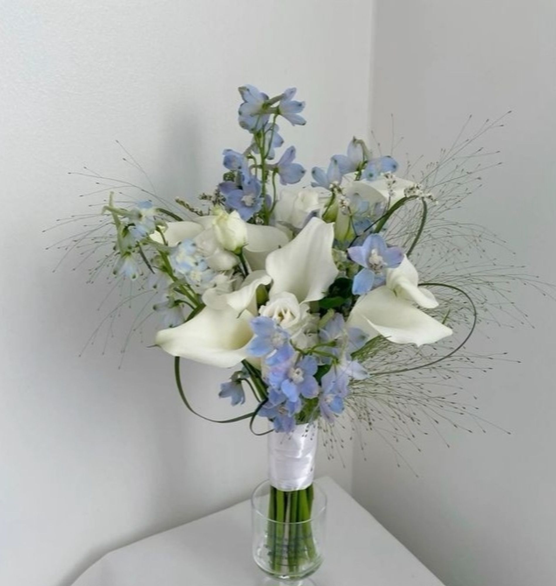 White and blue bouquet