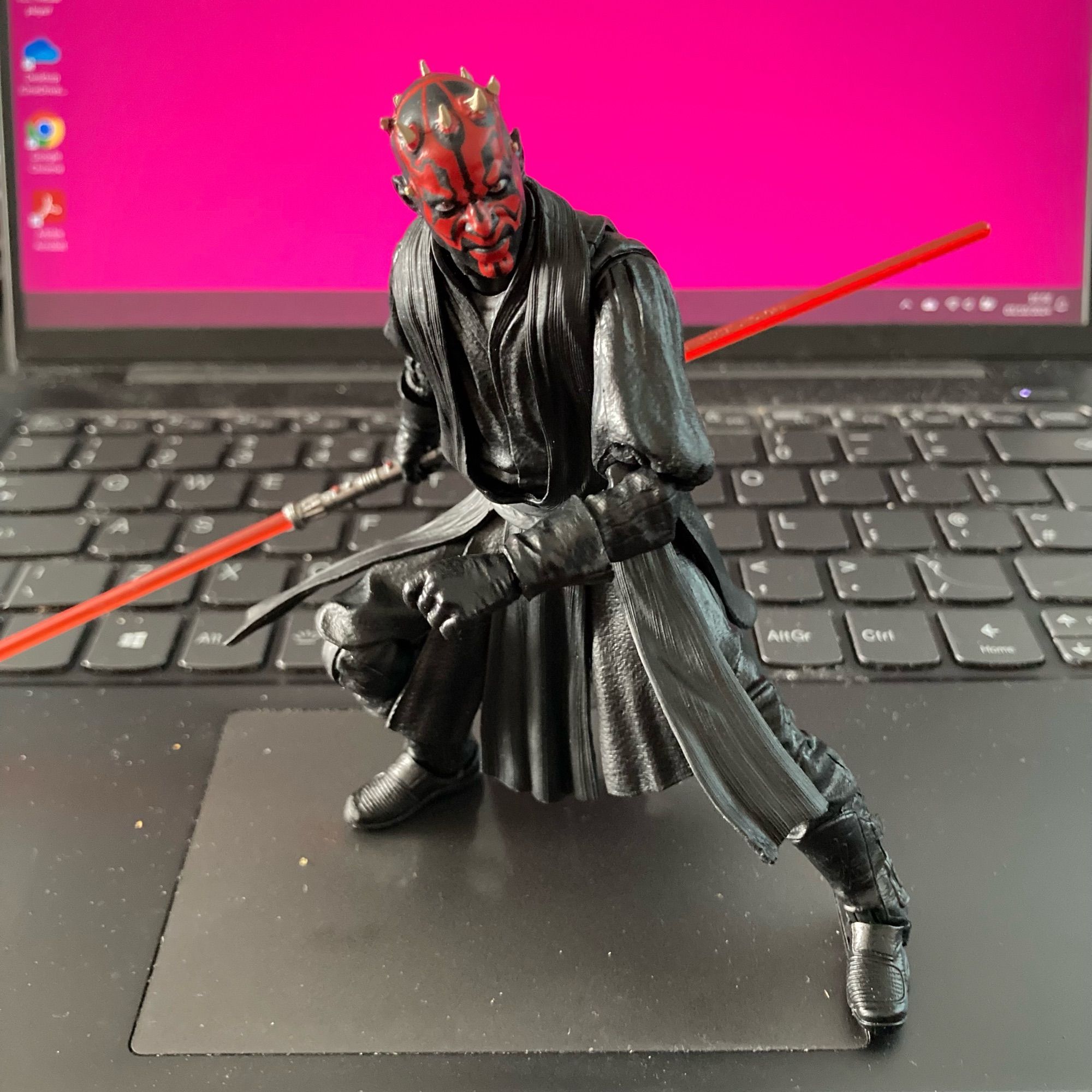 Hasbro Black Series Darth Maul, no idea which version but he looks cool as shit when he can do this pose. The headsculpt really captures Ray Park’s pissed off look