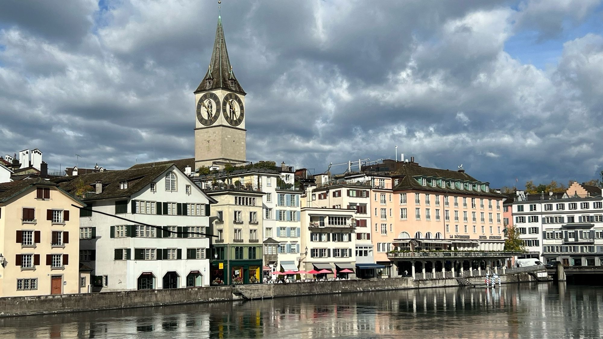 Sunshine on the banks of the Limmat.