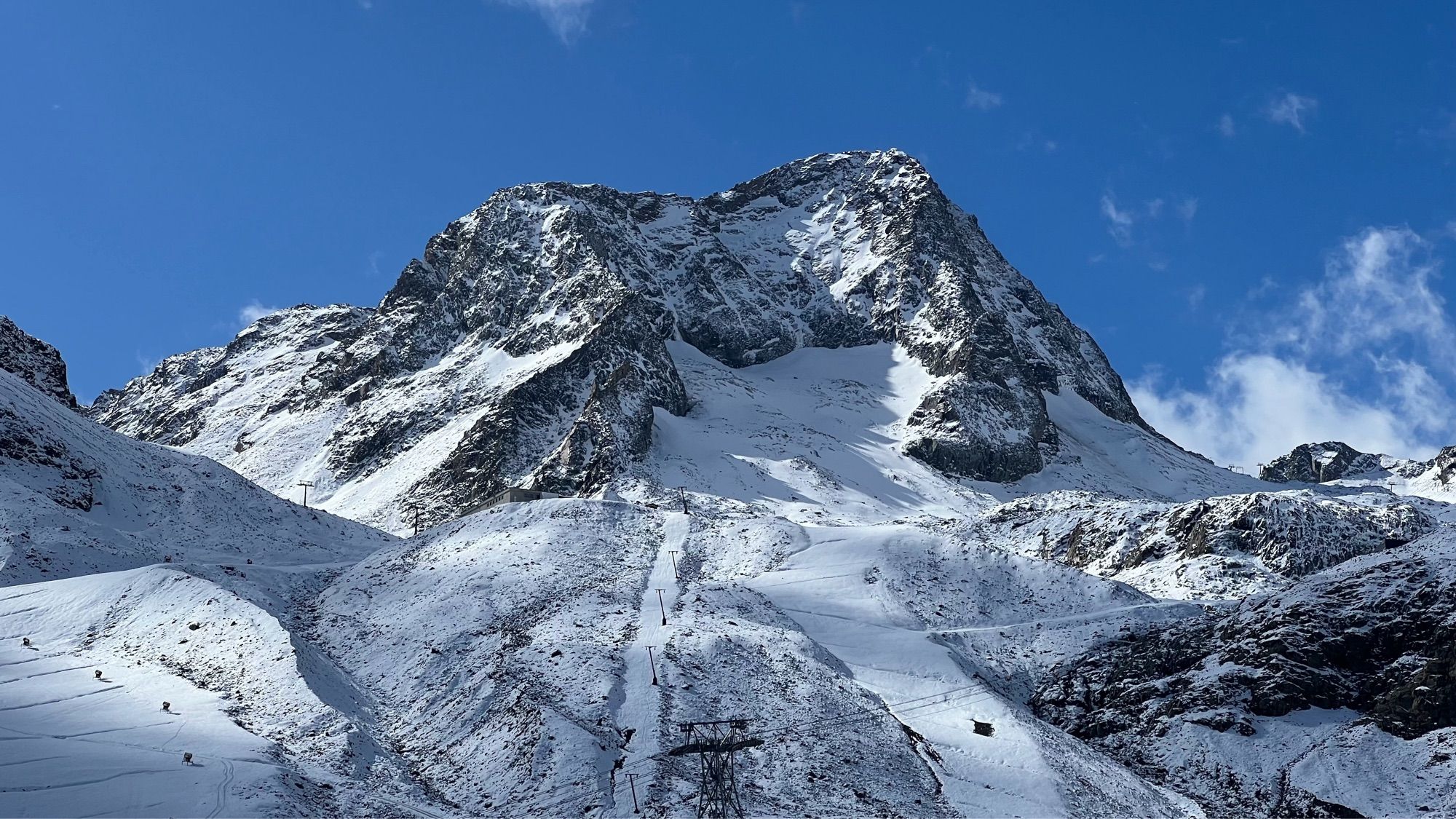 Blue skies on the Stubai Glacier