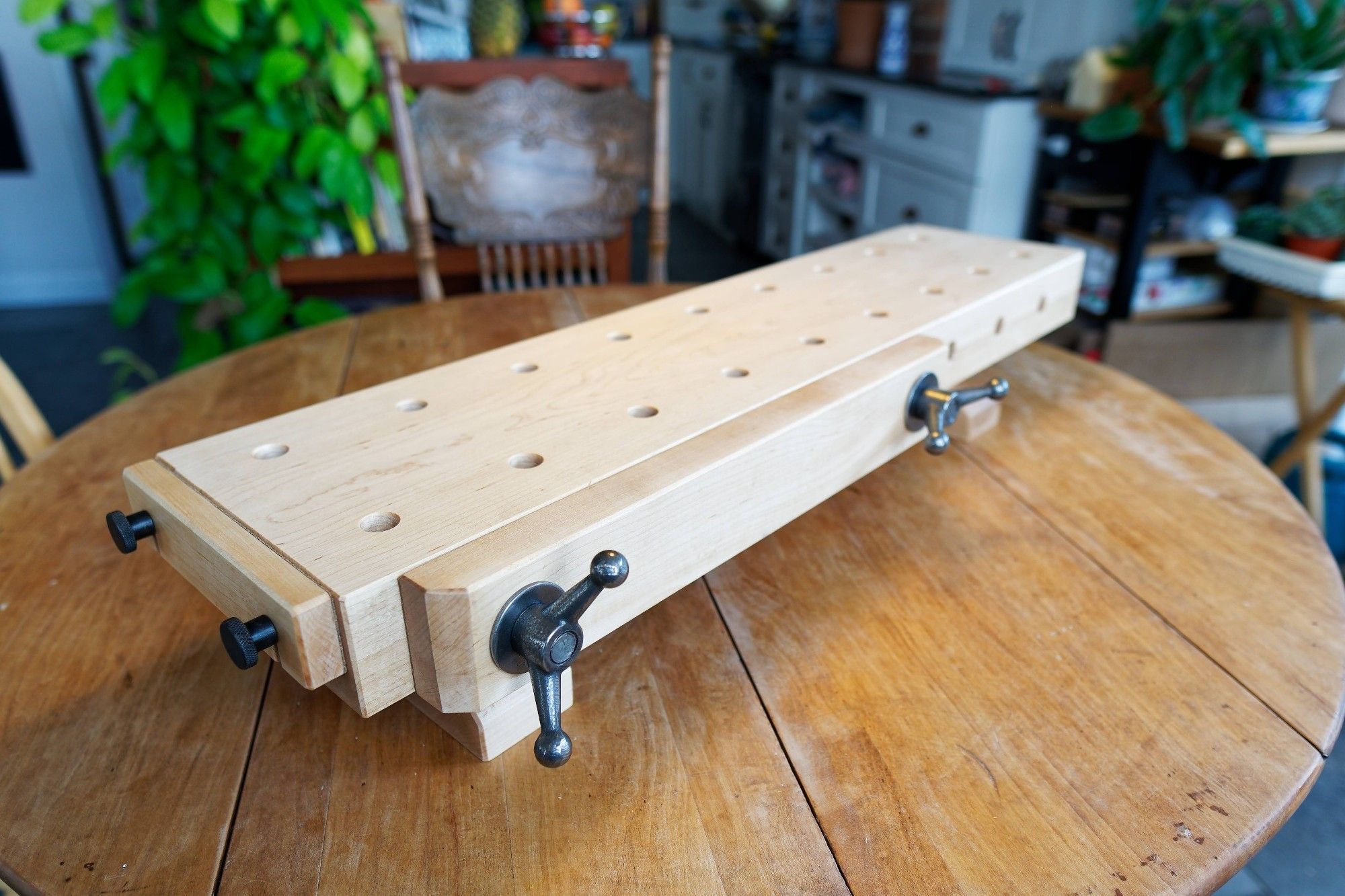 Portable workbench with a Moxon vise