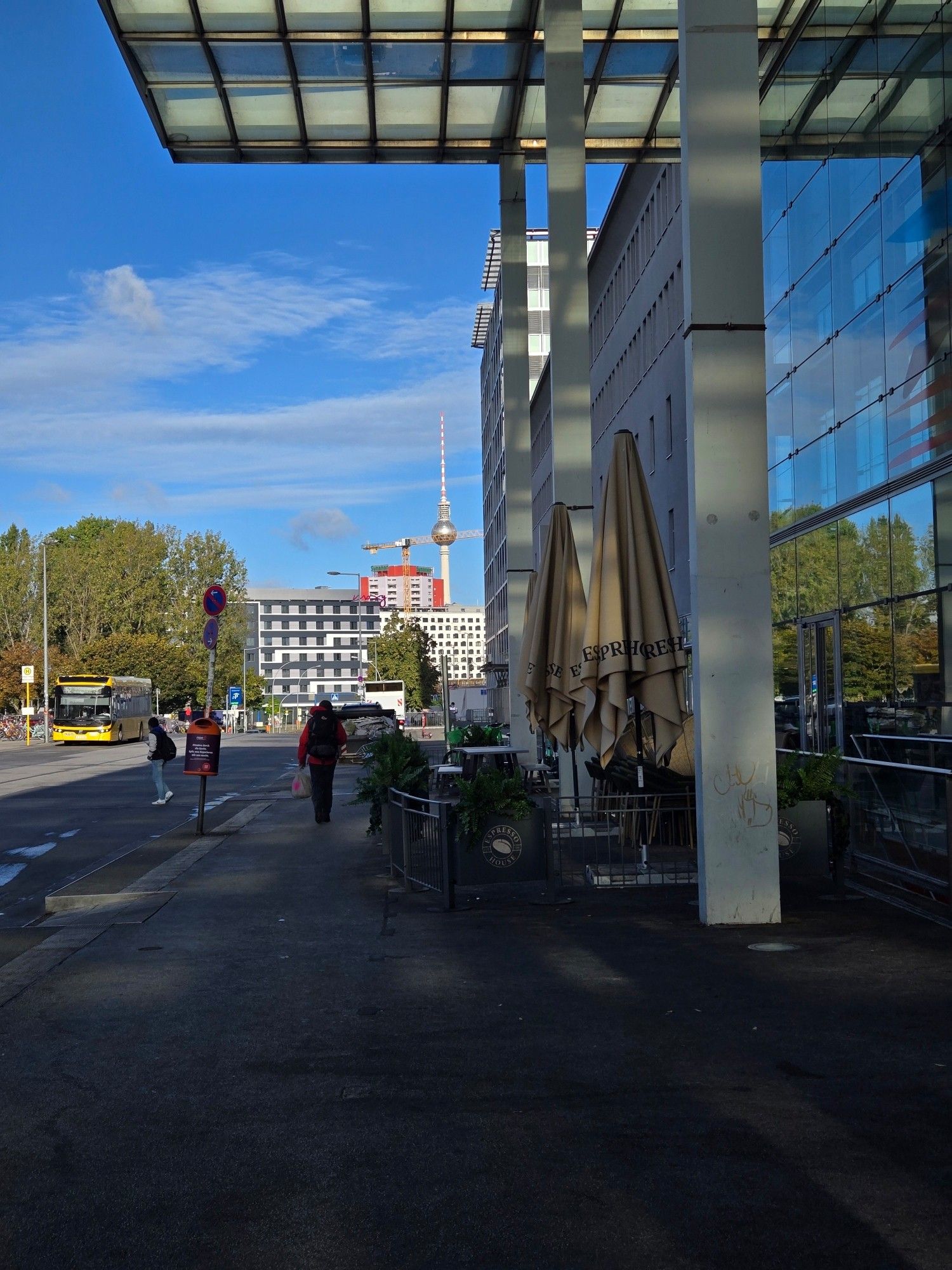 Blick vom Eingang Ostbahnhof Richtung Fernsehturm