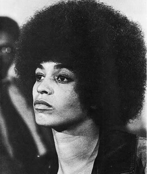 Angela Yvonne Davis (Birmingham, 26 de janeiro de 1944) é uma professora e filósofa socialista e feminista estadunidense