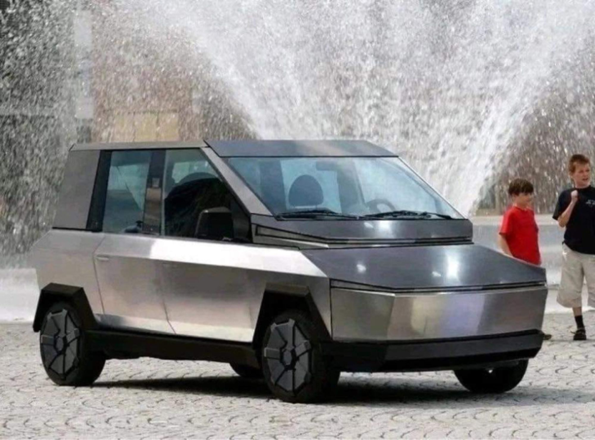 CyberMultipla: a car that looks like Elon musk redesigned the cybertruck to make it look loke the famously ungainly Fiat Multipla.