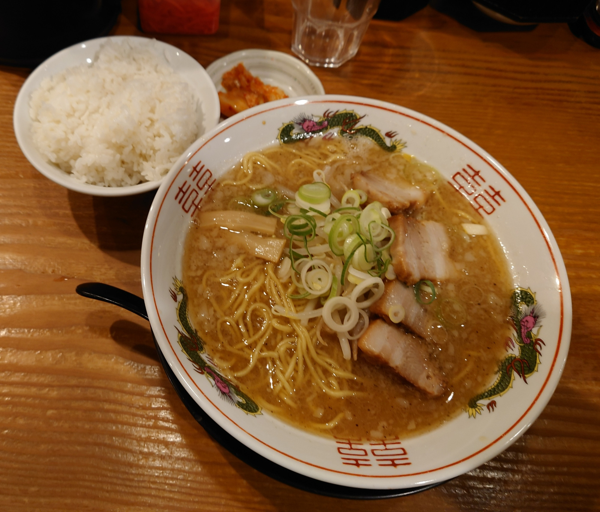 ラーメンとライス