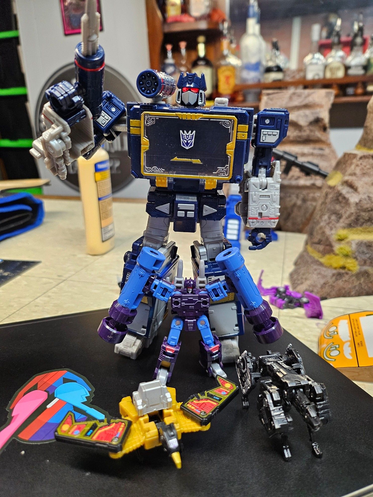 Legacy United Soundwave with Rumble, Buzzsaw and Ravage