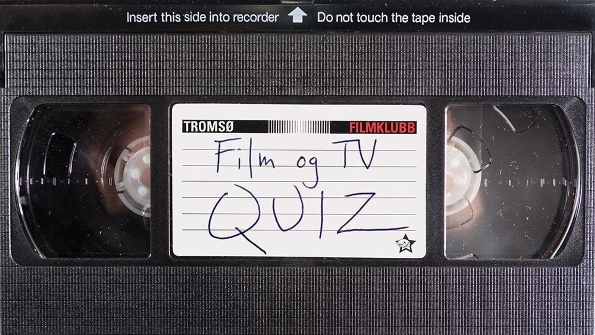 Promografikk: en VHS-kassett med en håndskrevet etikett som sier «Film- og TV-quiz»