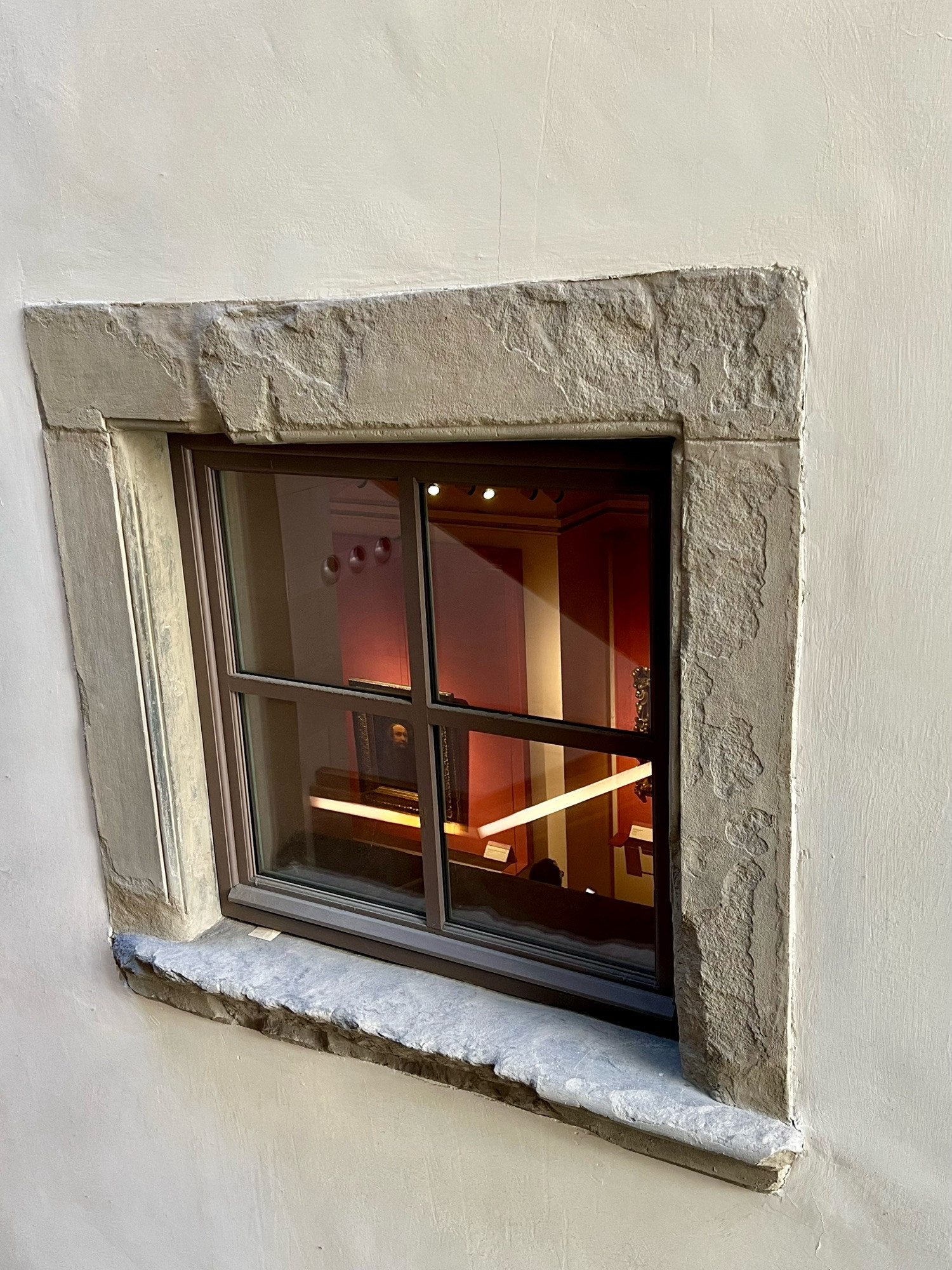 Rembrandt through the window at Le Galleria degli Uffizi