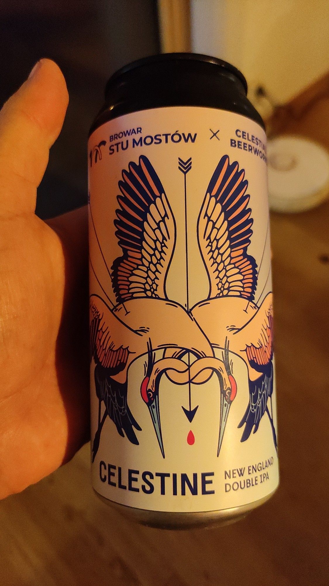 Bière Célestine de la brasserie polonaise Stu Mostow 

Double New England IPA au flocons d'avoine, Pils, et houblons Citra et Nelson Sauvin