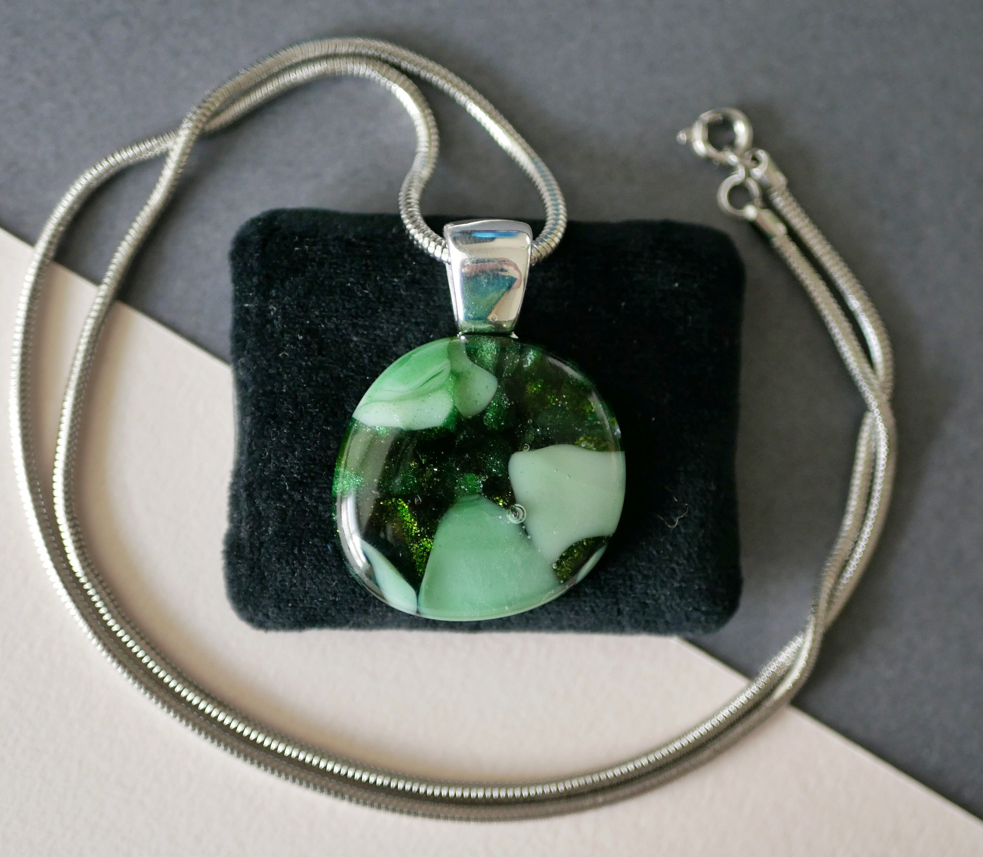 sparkling green pendant 