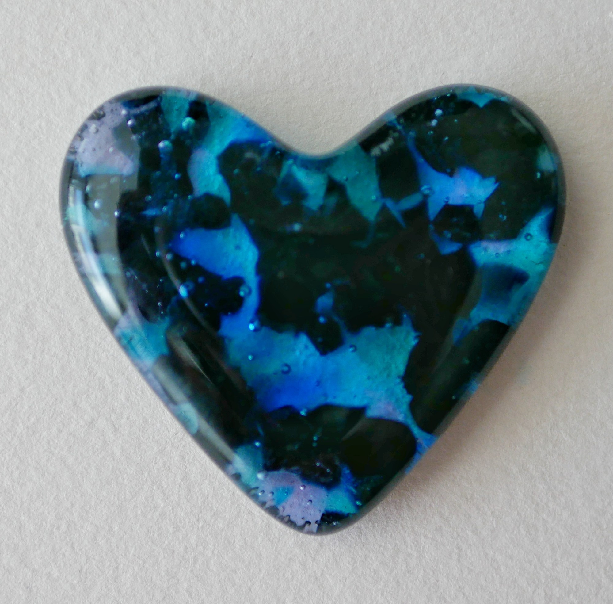 blue with hint of purple pocket heart