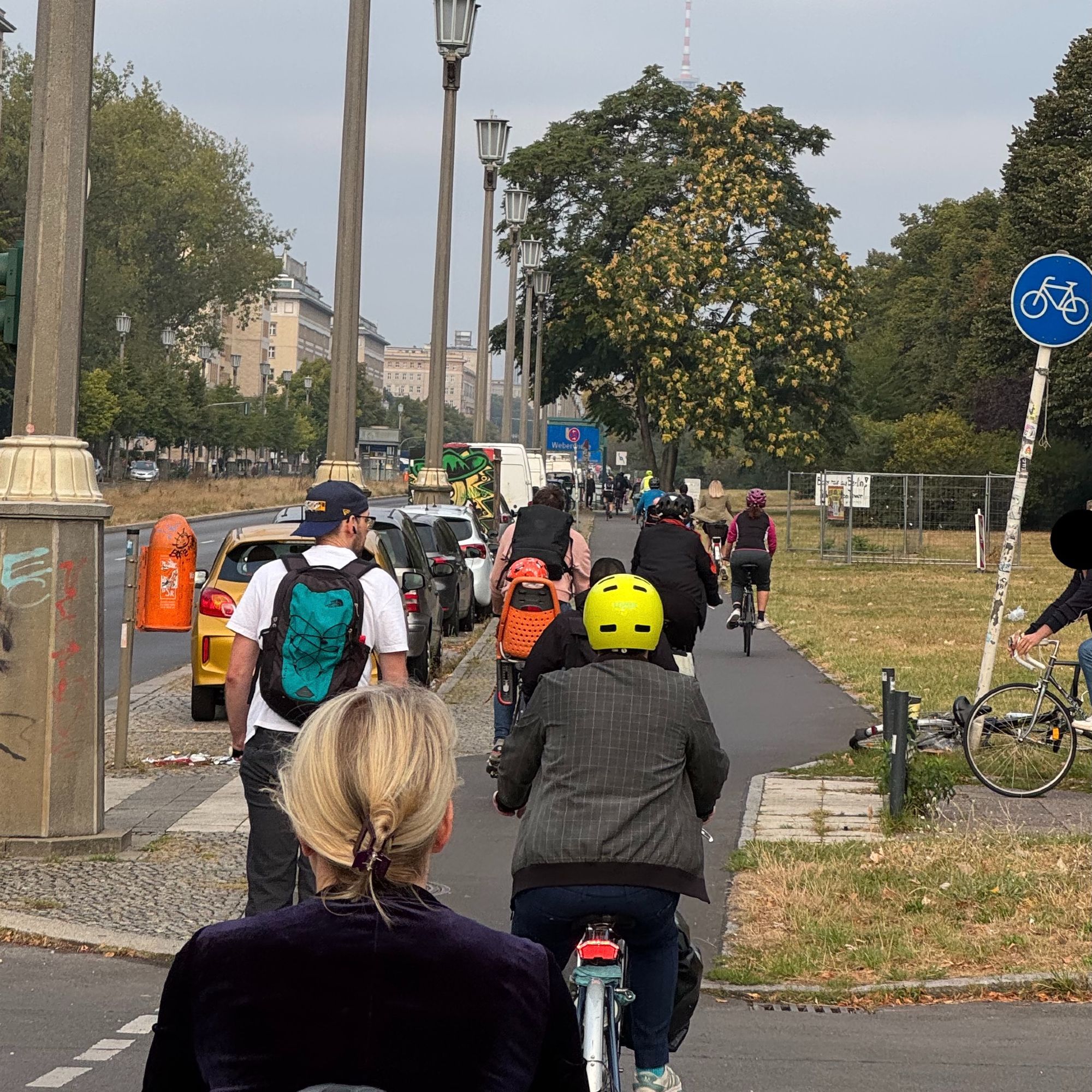 Voller Radweg bis zum Horizont