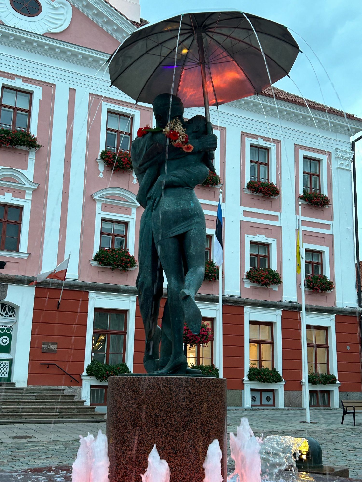 Brunnen der Studenten vor dem Rathaus in Tartu