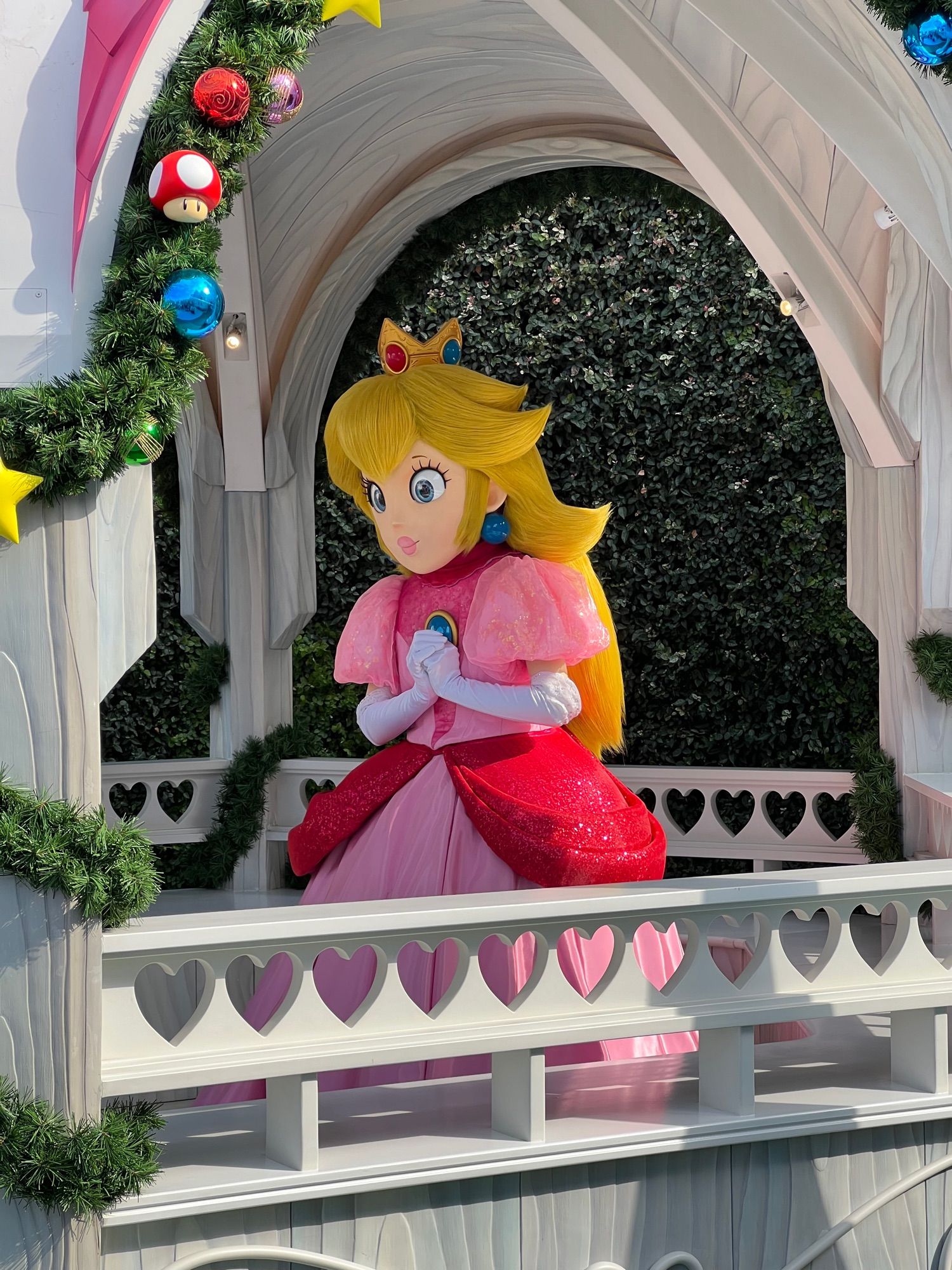 Princesse Peach qui faisait des photos avec les enfants