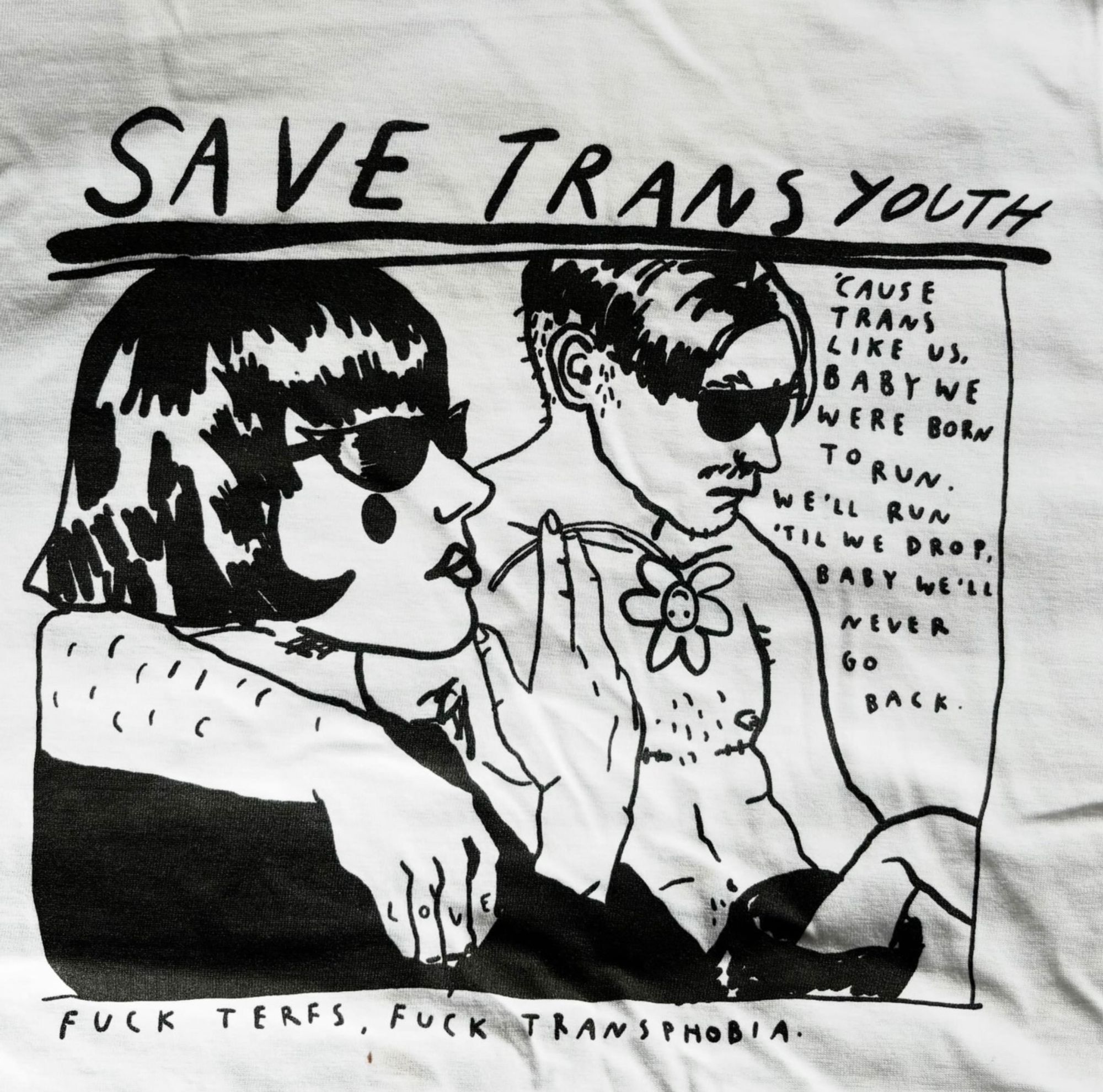 t-shirt avec le détournement de la pochette de l'album Goo de Sonic Youth ici il est écrit Save Trans Youth