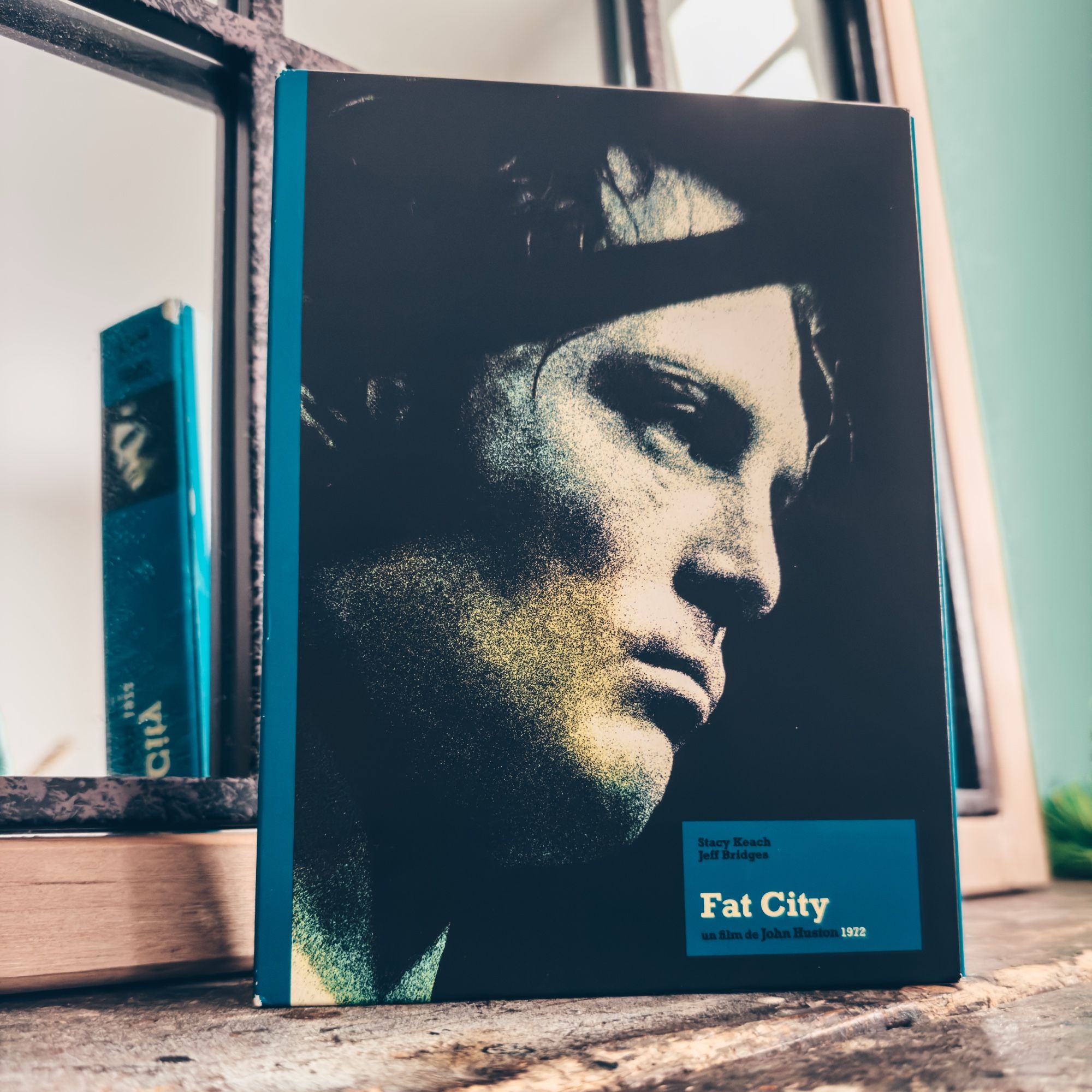 Recto du coffret combo BluRay/DVD + livre de « Fat City »