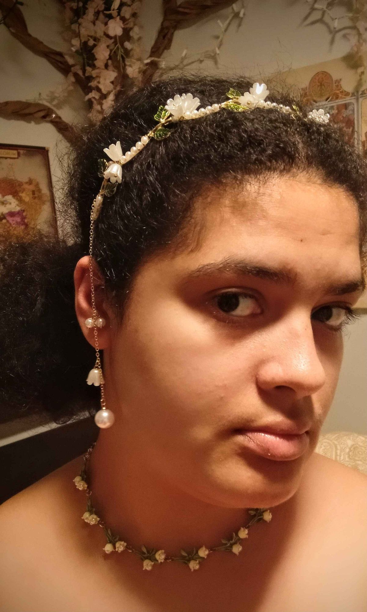 flower necklace and matching pearl headband