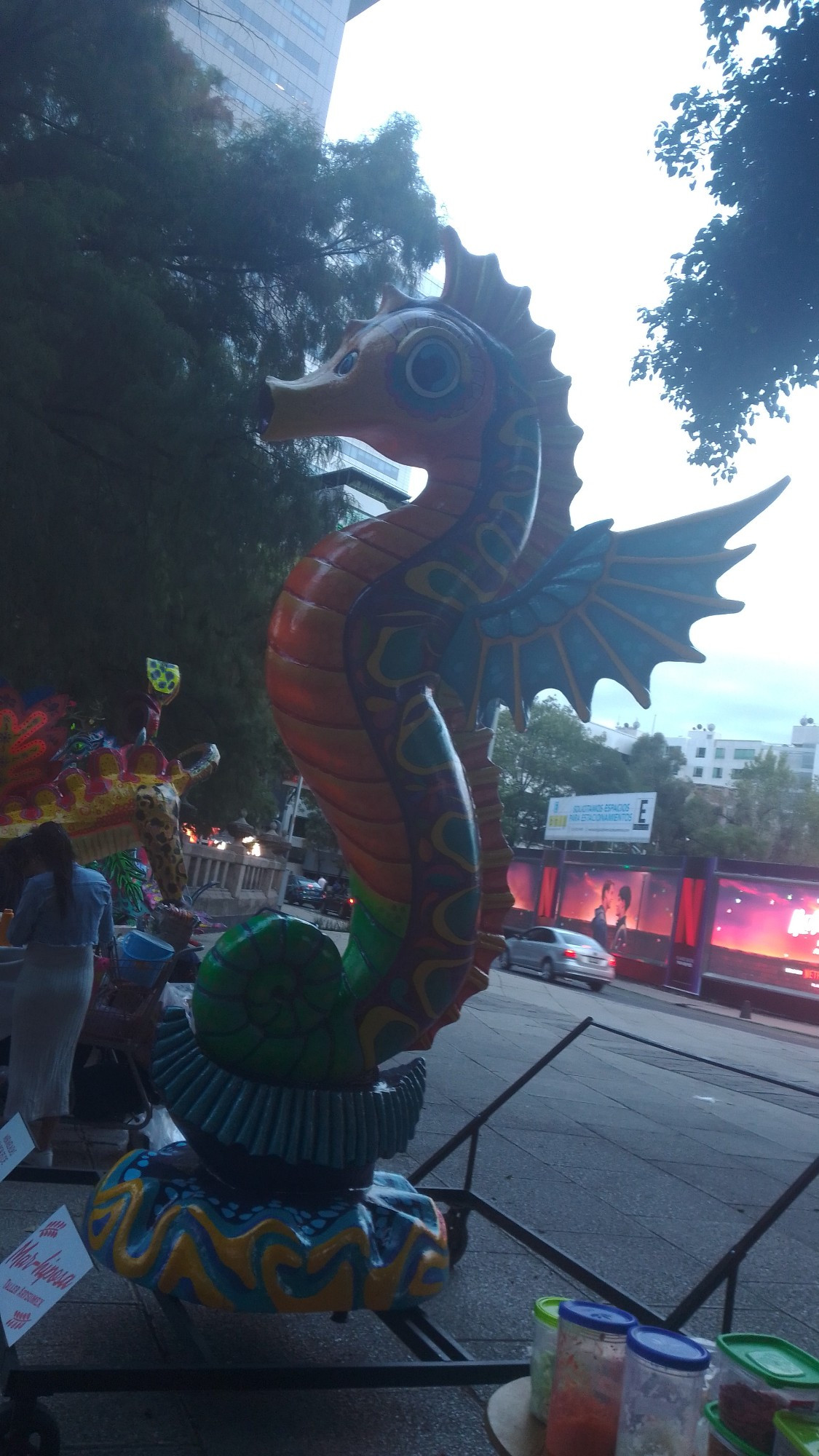 El alebrije estaba 10/10 pero como estaba oscureciendo la luz estaba medio rara