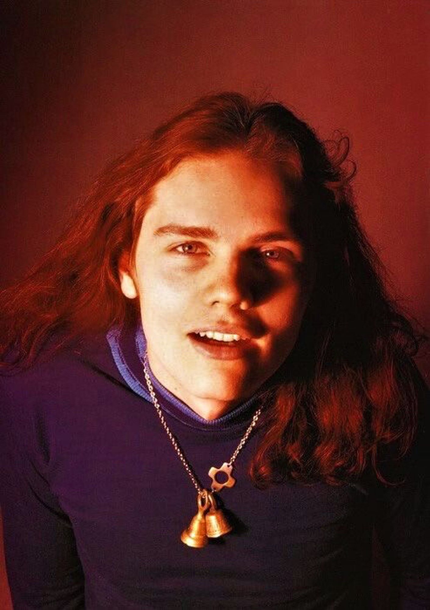 billy corgan with long hair sometime in the early 90s