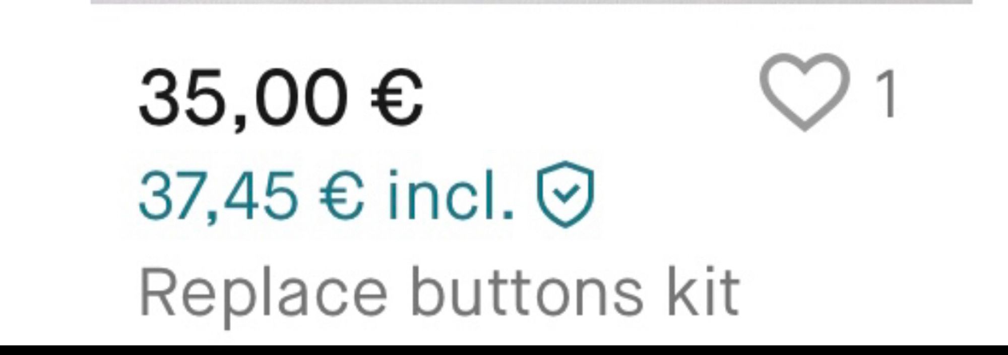 Gros plan sur le prix et la marque « Replace buttons kit » pour être bien sûr que tout le monde a compris sinon la blague est ratée