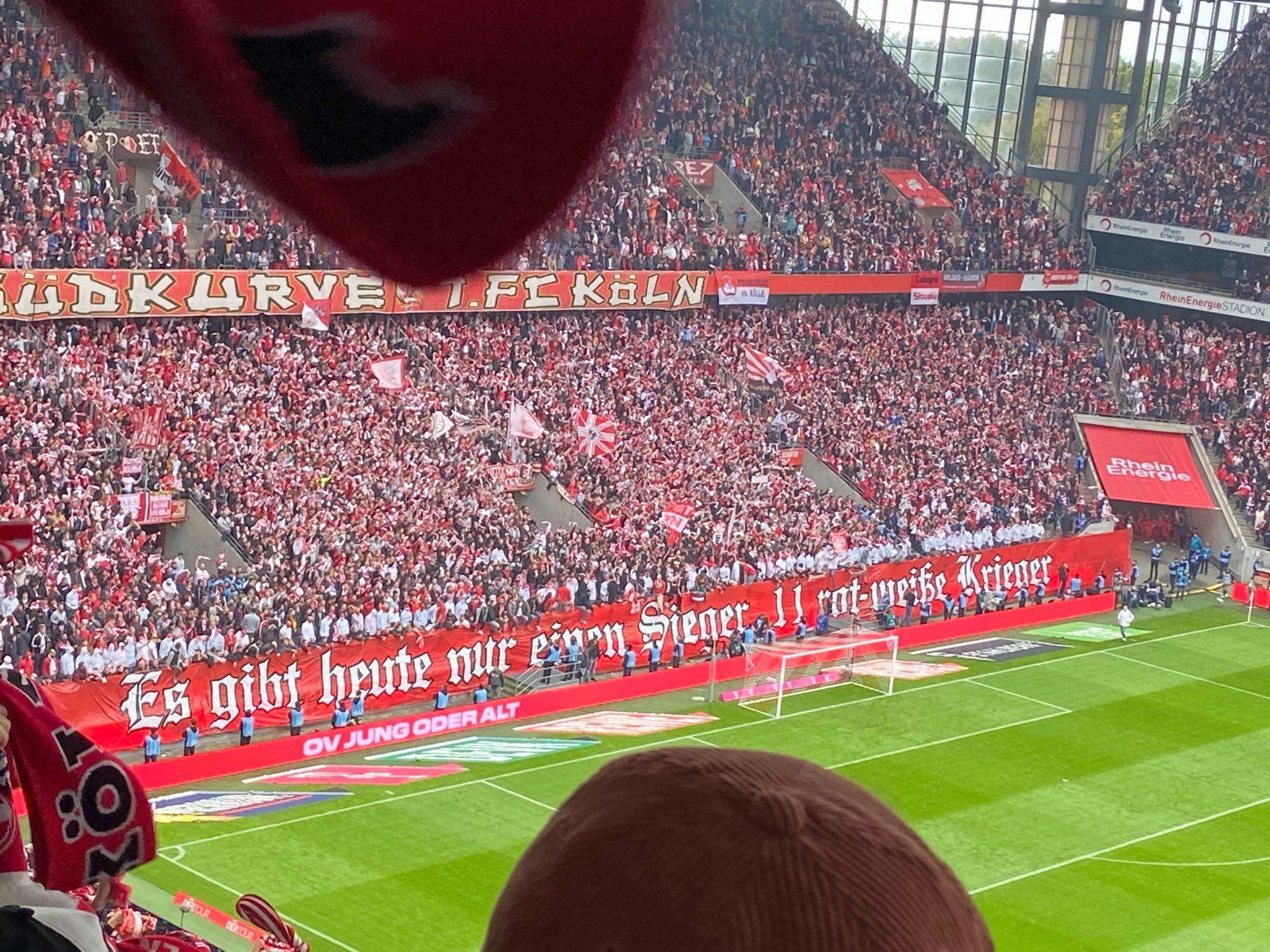 Derby Köln Gladbach 22.10.23 
Banner in der Südkurve 
„Es gibt heute nur einen Sieger. 11 rot-weiße krieger“