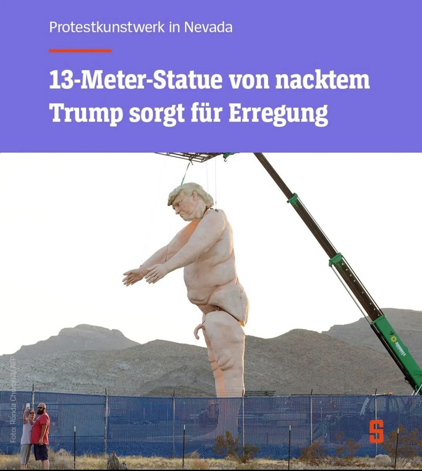 Meldung (mit Bild des Objekts): "13-Meter-Statue von nacktem Trump sorgt für Erregung"