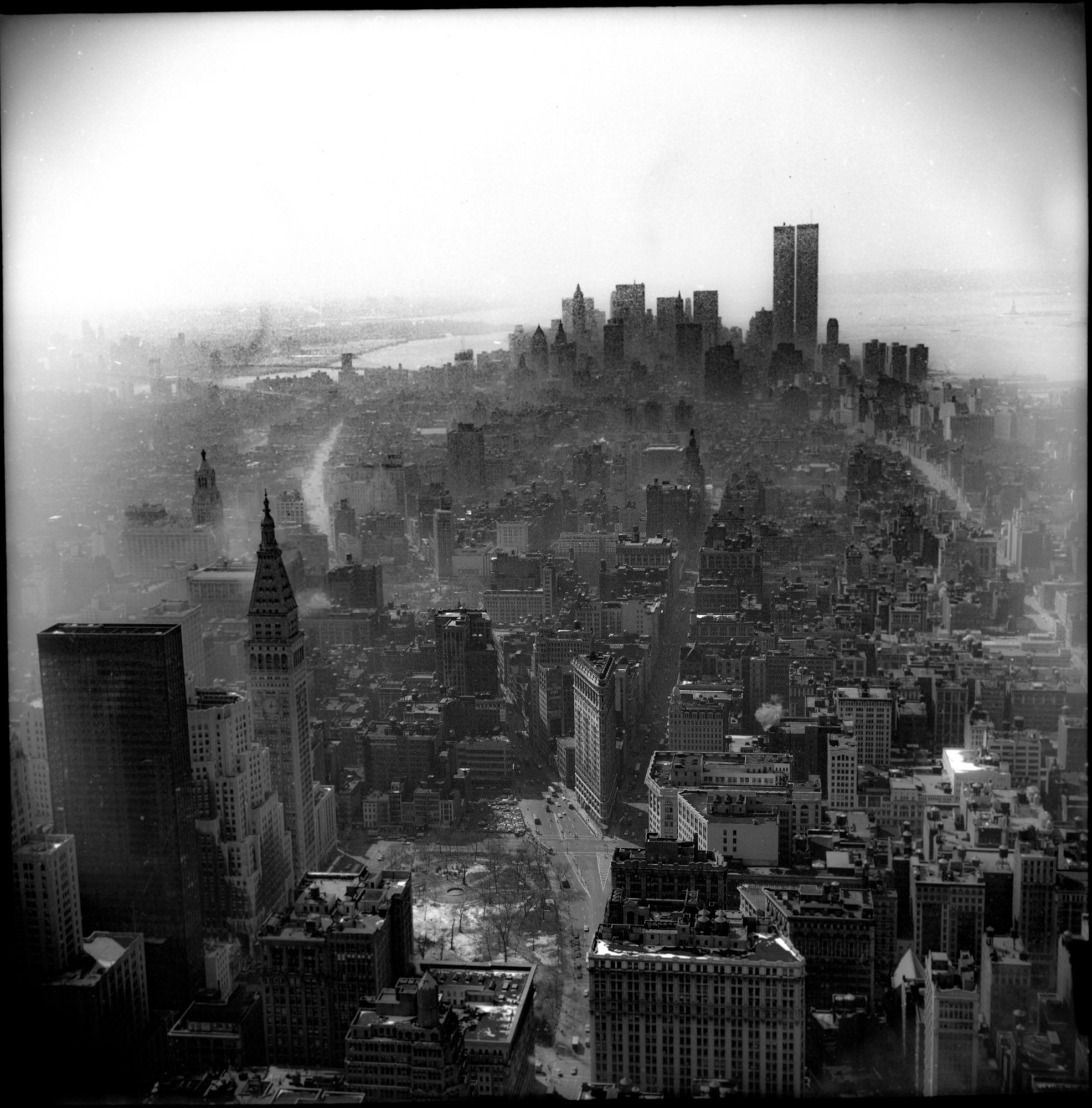 Looking Southwest. Quite a lot of detail here. Of course, the Twin Towers, but also the Brooklyn Bridge, Statue of Liberty and a commanding view of the Flatiron Building.