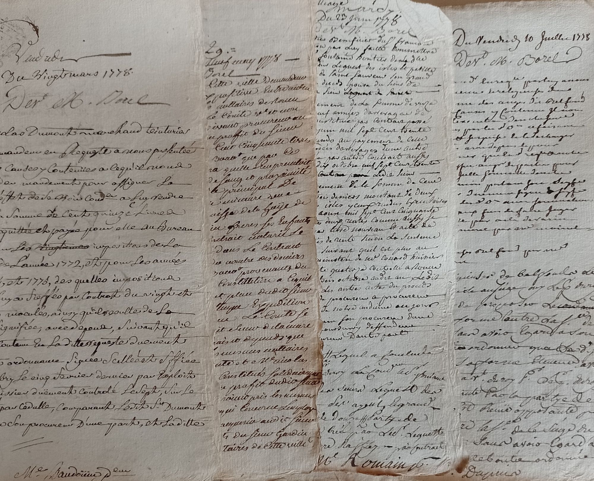 Documents anciens aux écritures de plus en plus petites