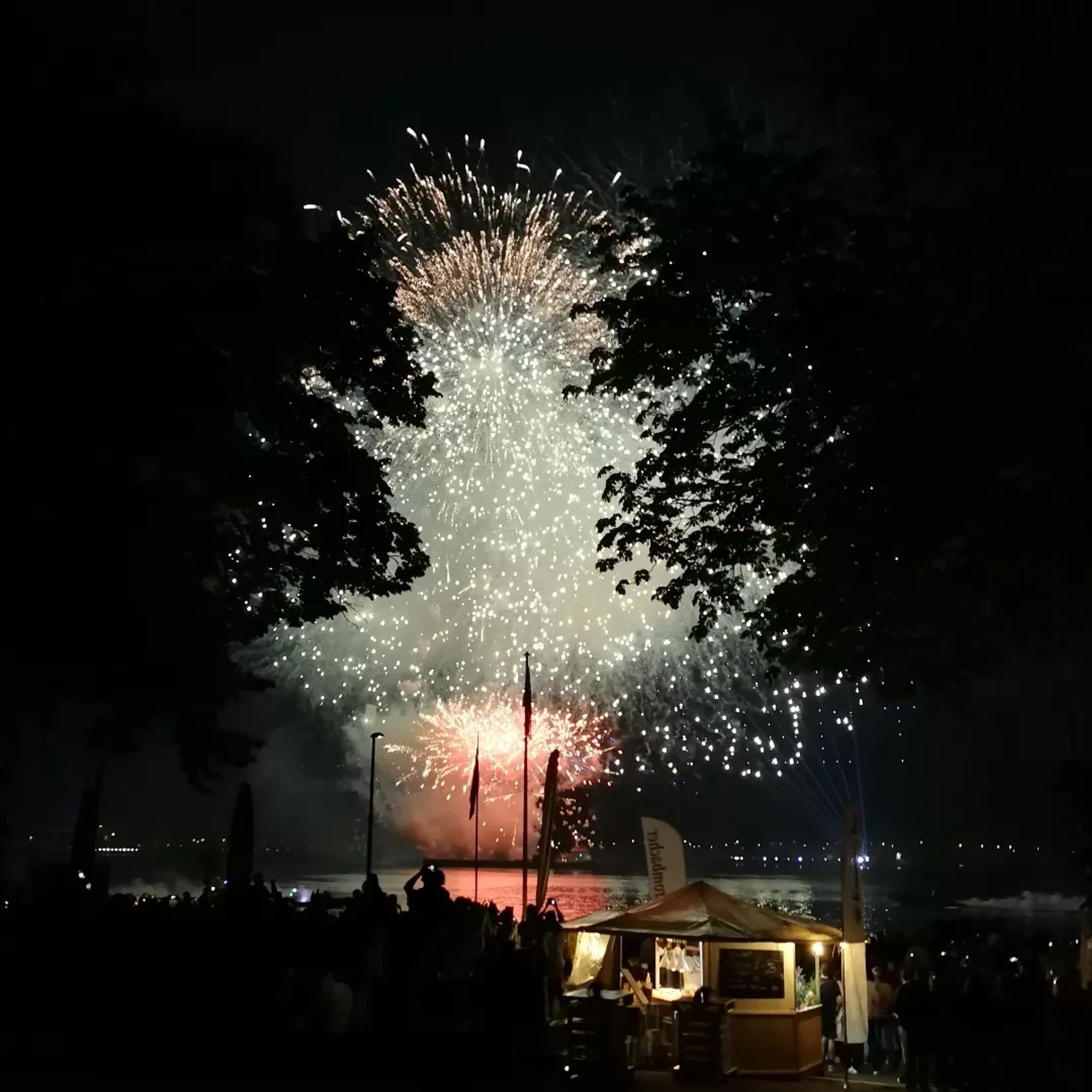 Feuerwerk über der Kieler Förde