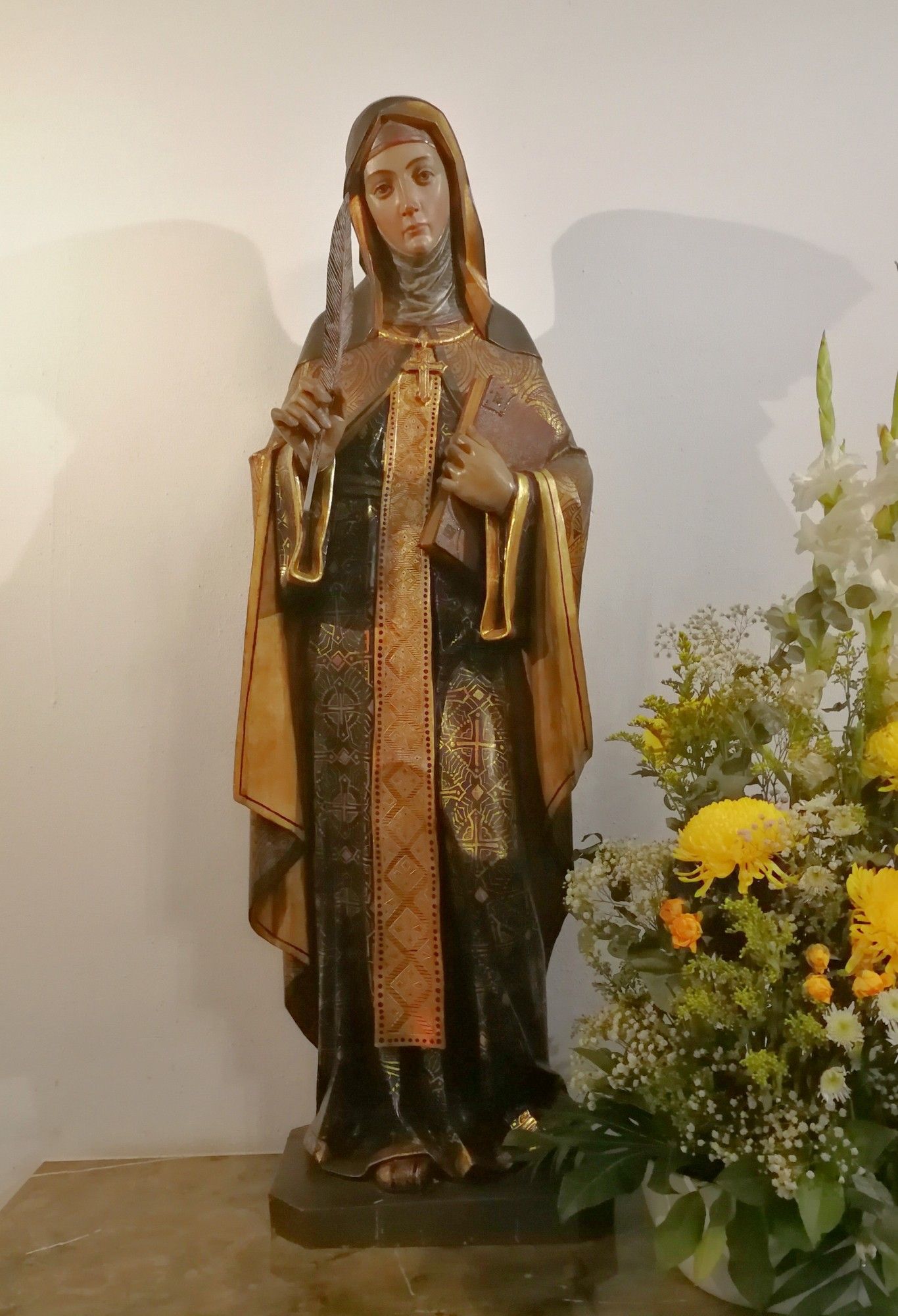 Holzskulptur Hildegard von Bingen