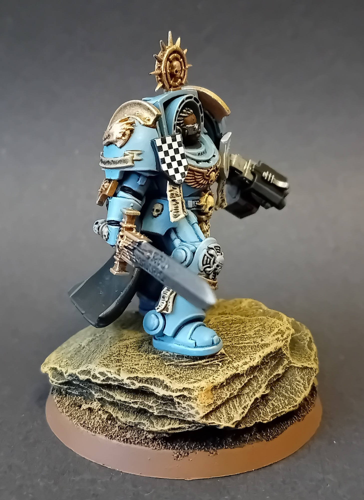 Female Space Marines, Azure Raptors Terminator Captain.
Right side view.