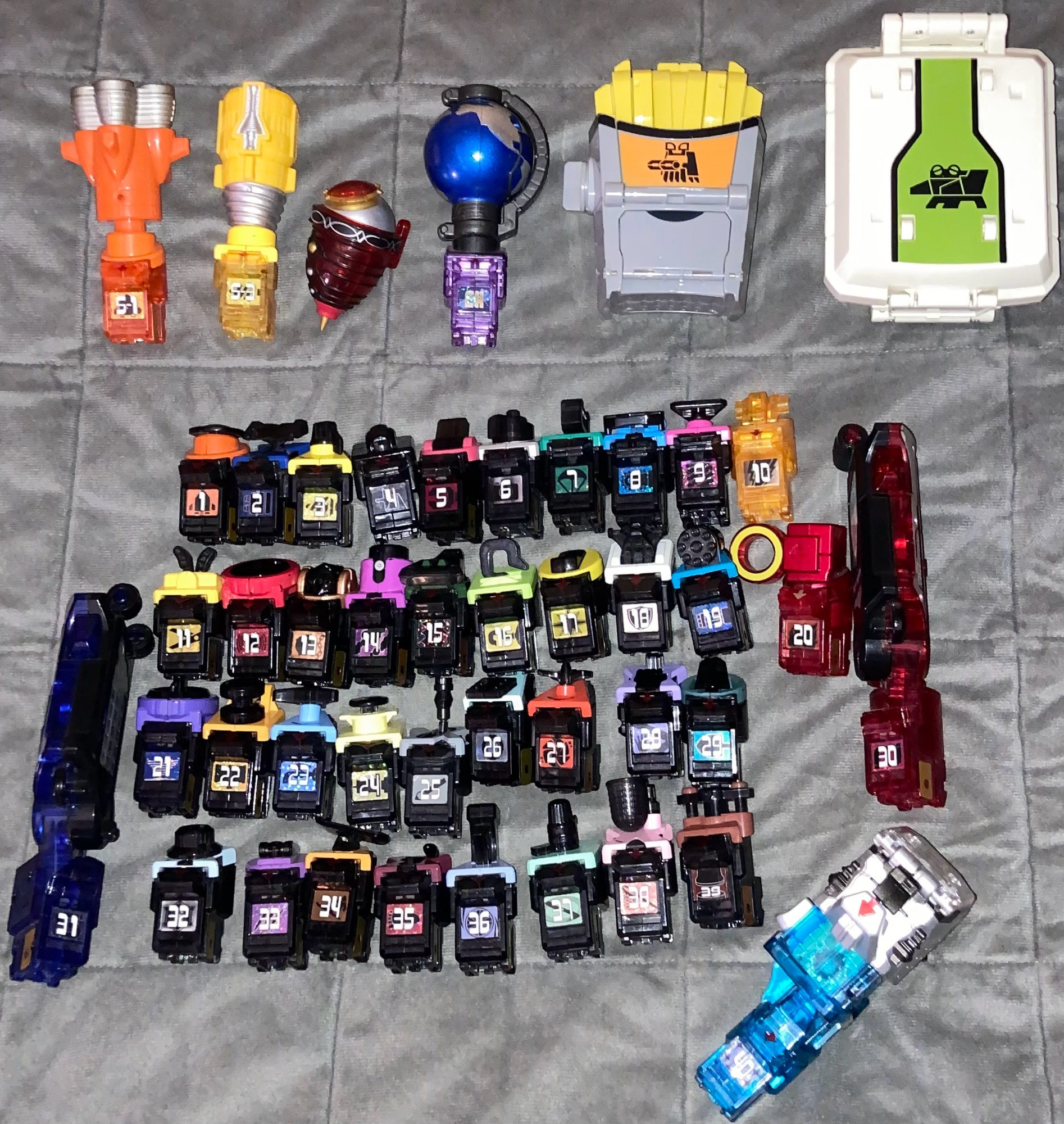 All 40 Astro Switches from Kamen Rider Fourze, along with the Super Rocket and Super Drill switches, the EX-Fusion Switch, two Foodroids, and a Horoscopes Switch (Pisces)